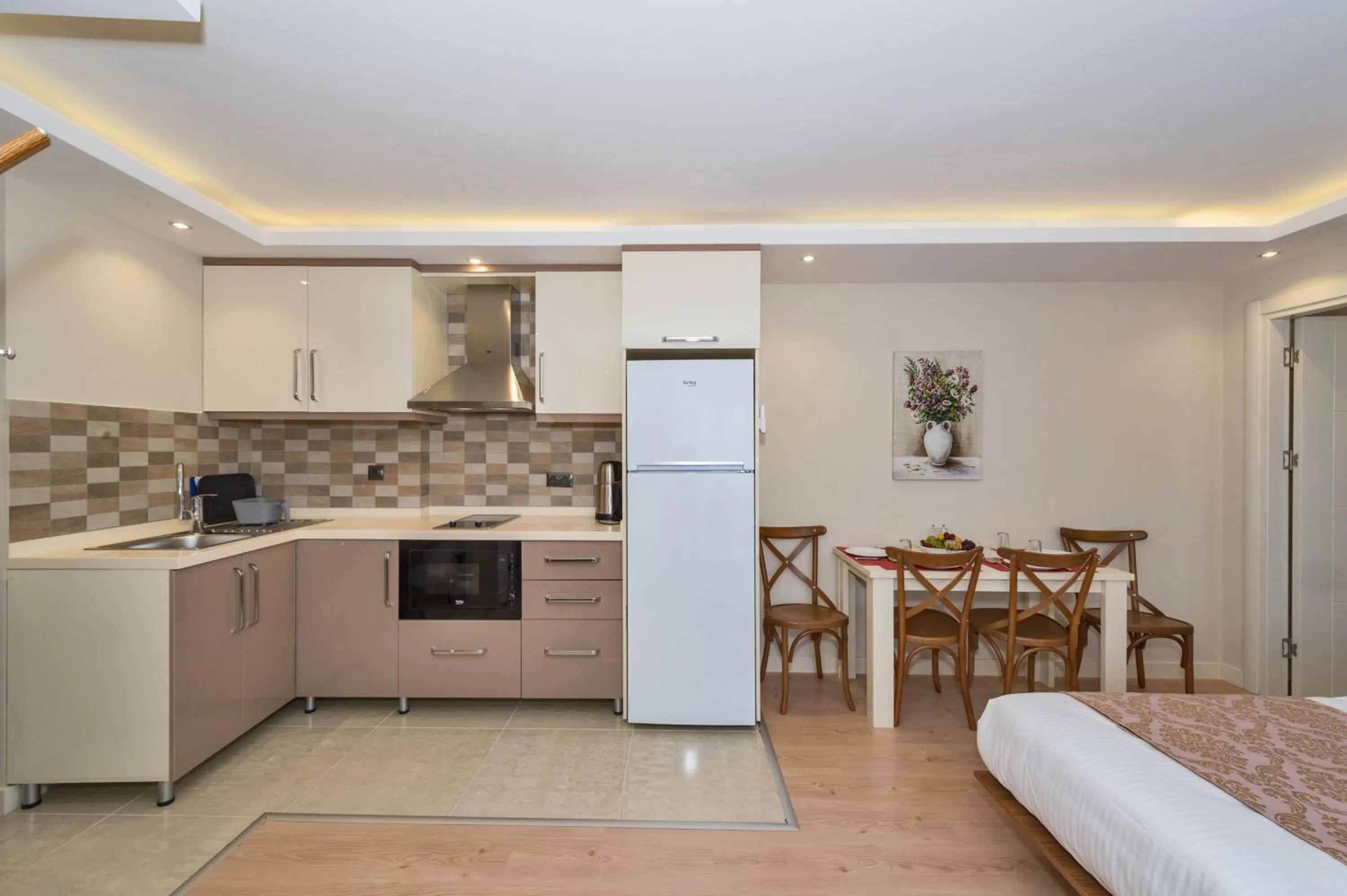 Kitchen or kitchenette in Gen Suites