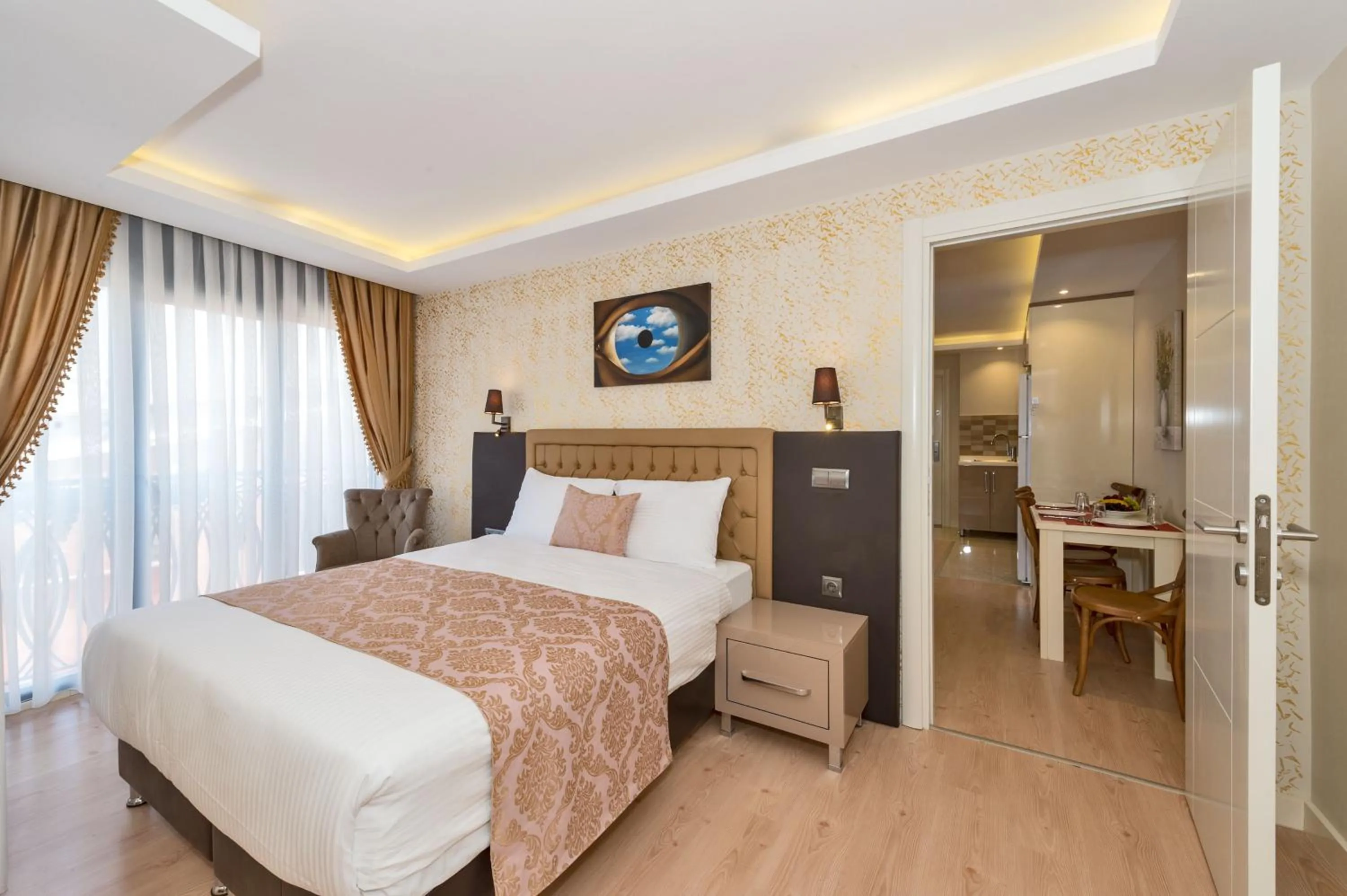 Dining area, Bed in Gen Suites