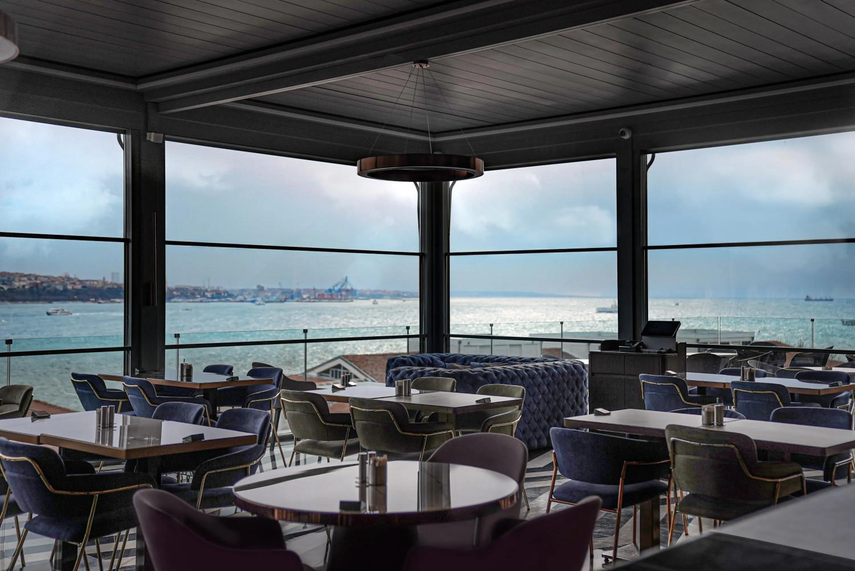 Restaurant/places to eat in Metropolitan Hotels Bosphorus - Special Category