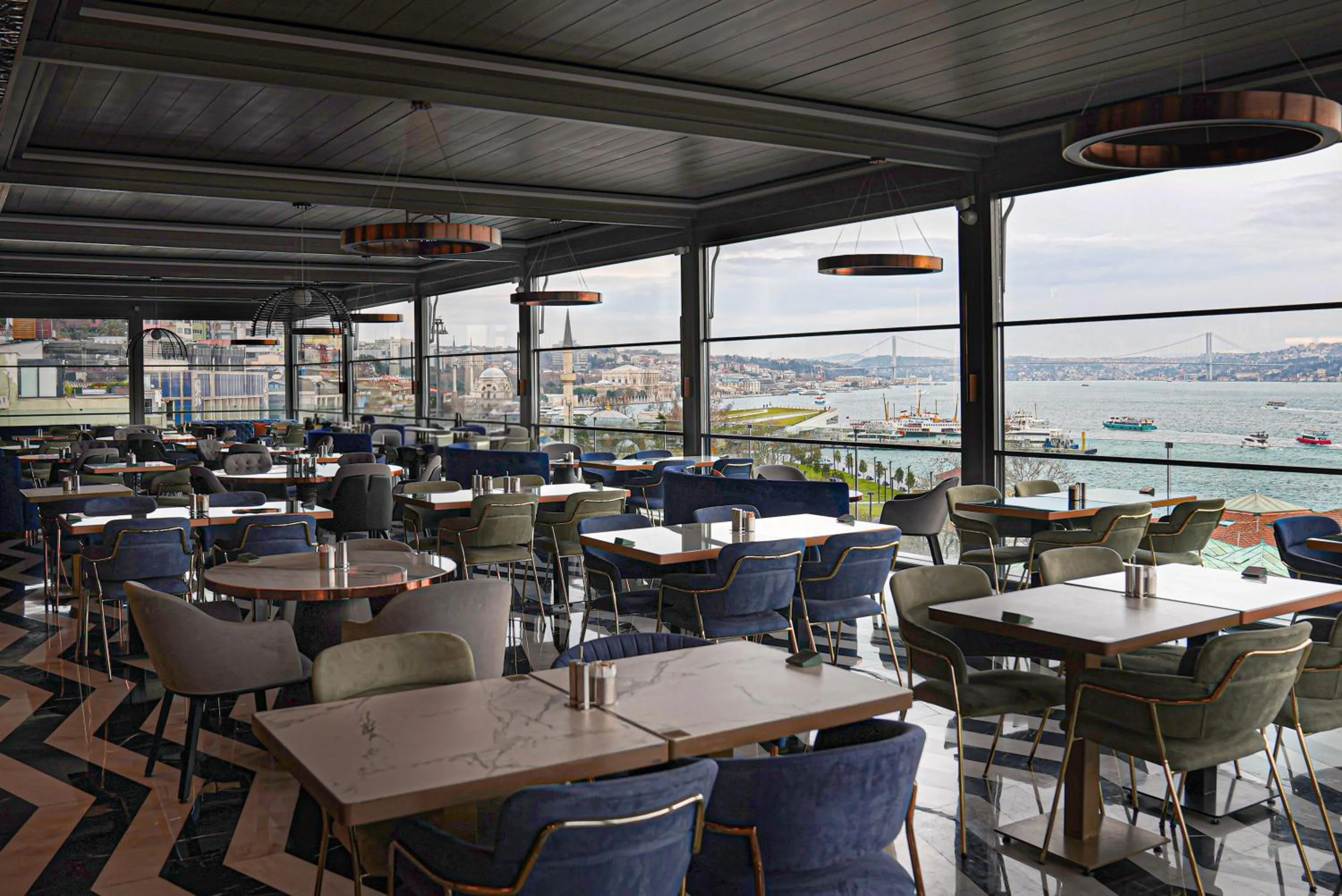 Restaurant/places to eat in Metropolitan Hotels Bosphorus - Special Category