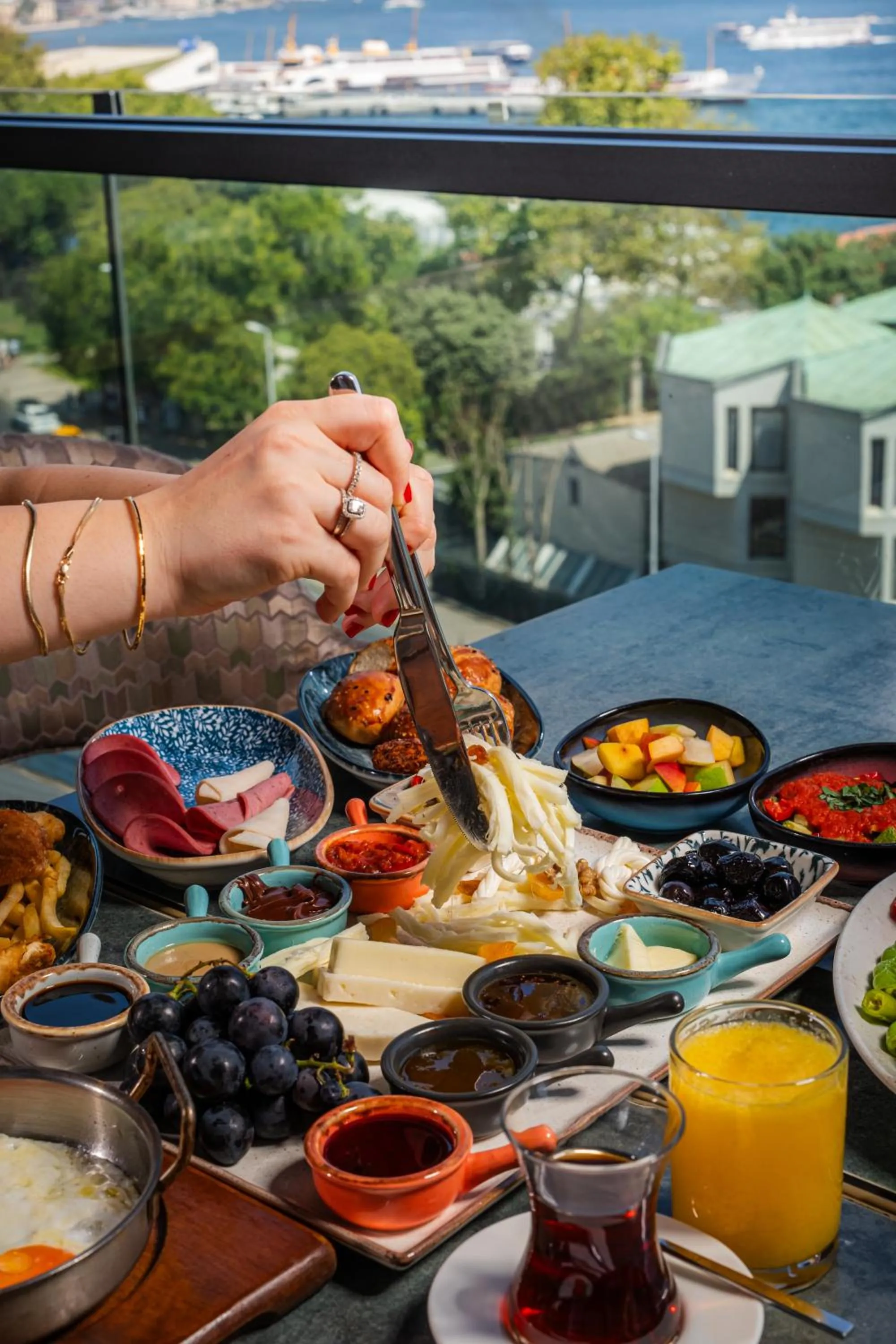 Restaurant/places to eat in Metropolitan Hotels Bosphorus - Special Category