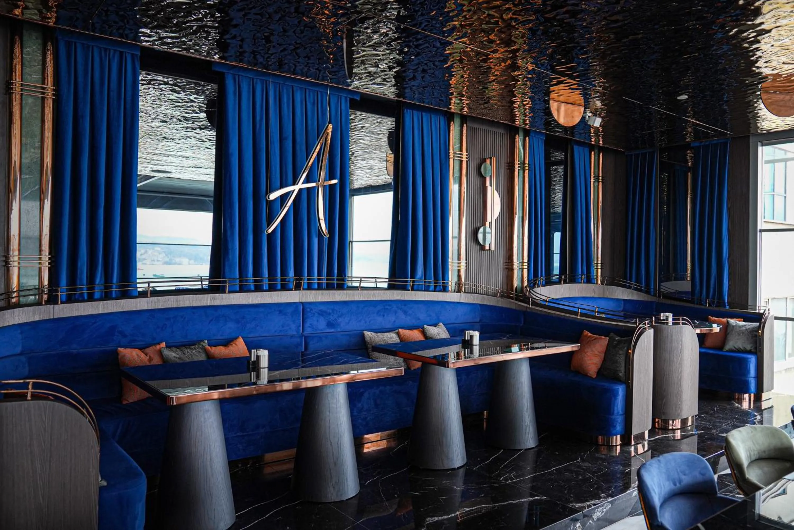 Restaurant/places to eat in Metropolitan Hotels Bosphorus - Special Category