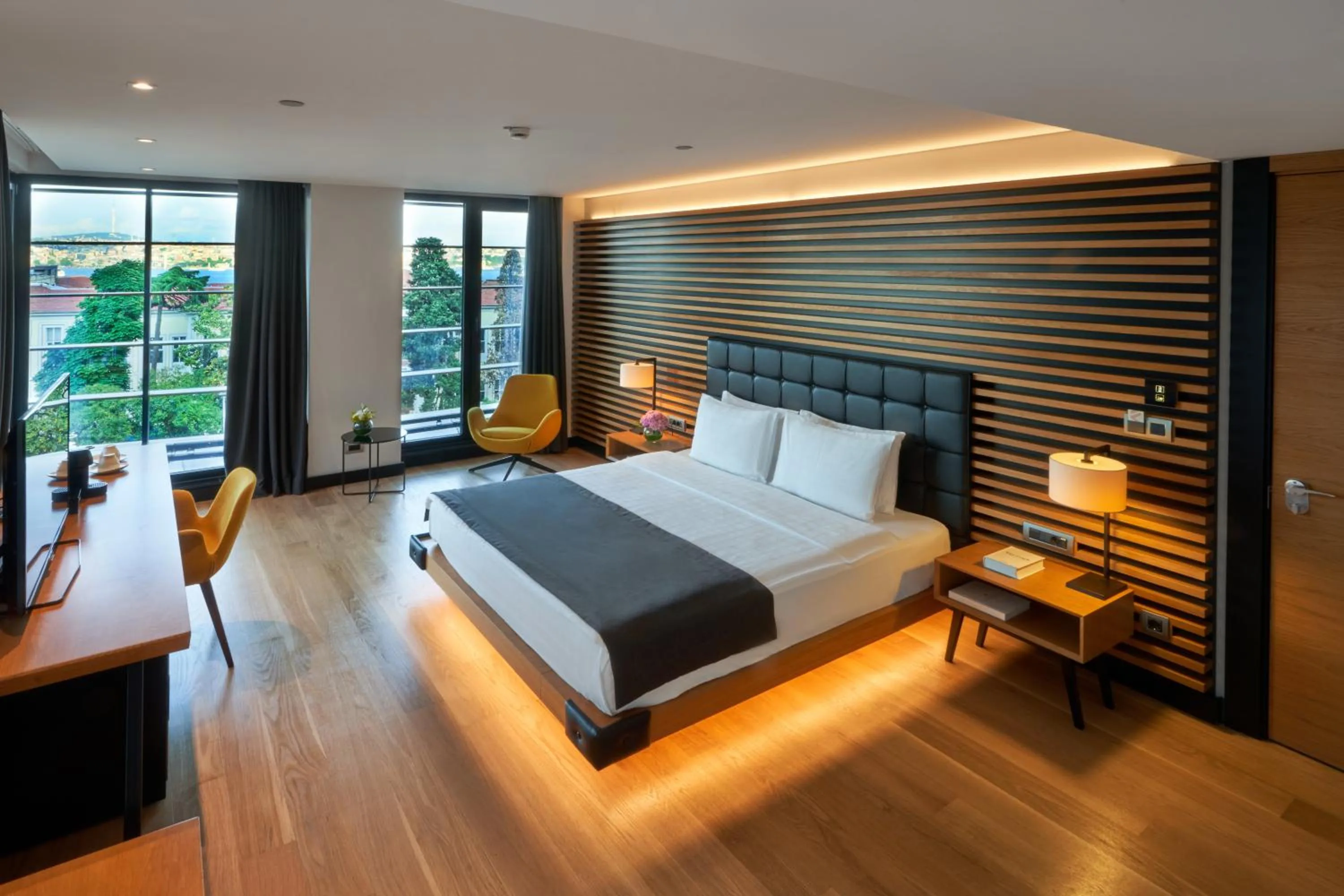 Photo of the whole room, Bed in Metropolitan Hotels Bosphorus - Special Category