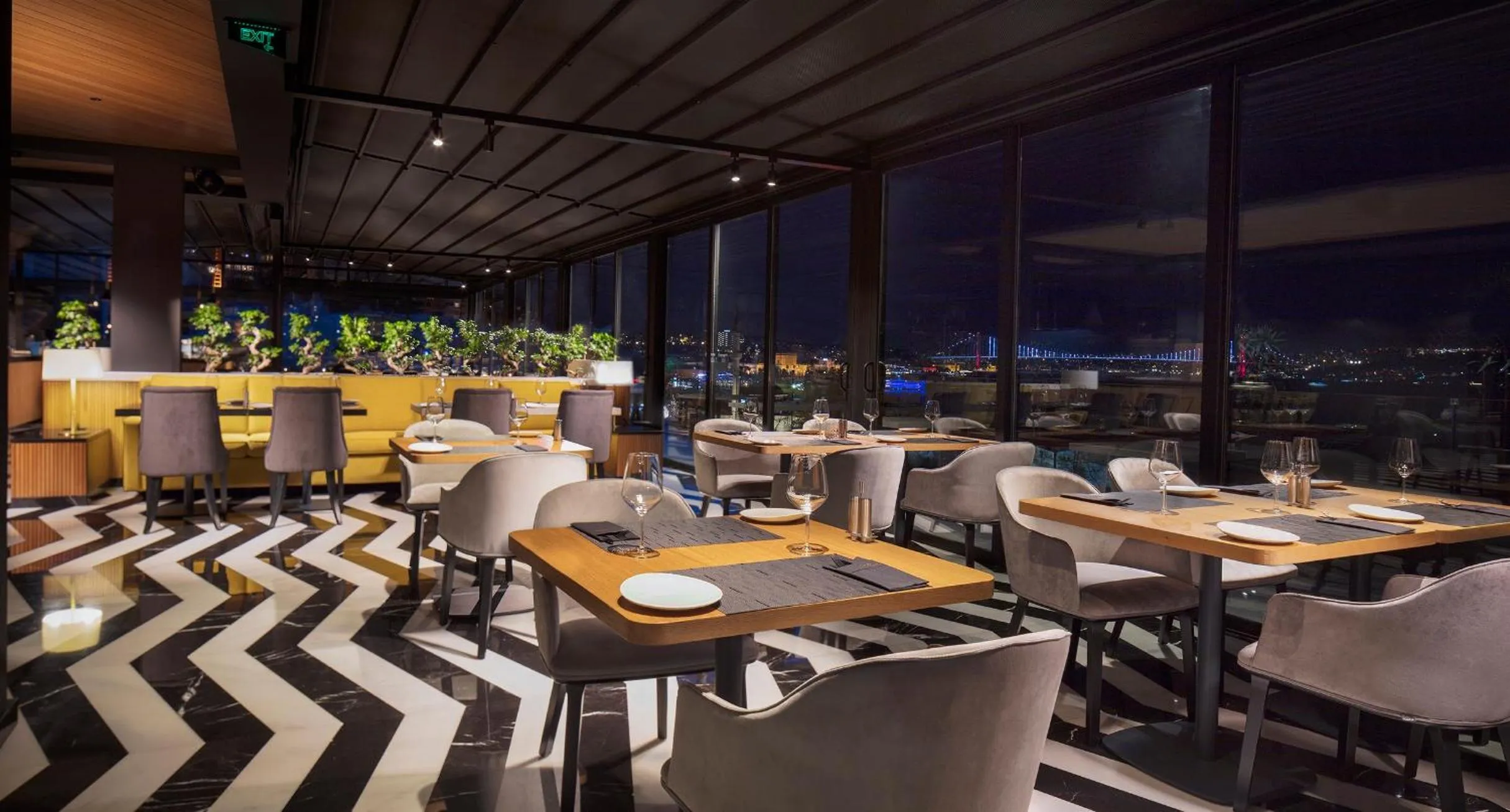 Restaurant/places to eat in Metropolitan Hotels Bosphorus - Special Category