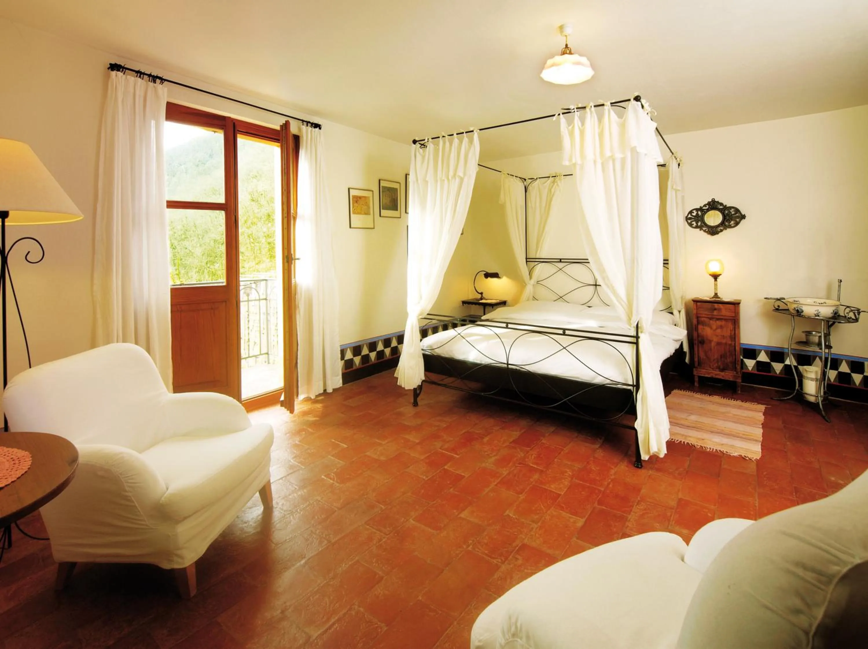 Bed in Fattoria l'Amorosa