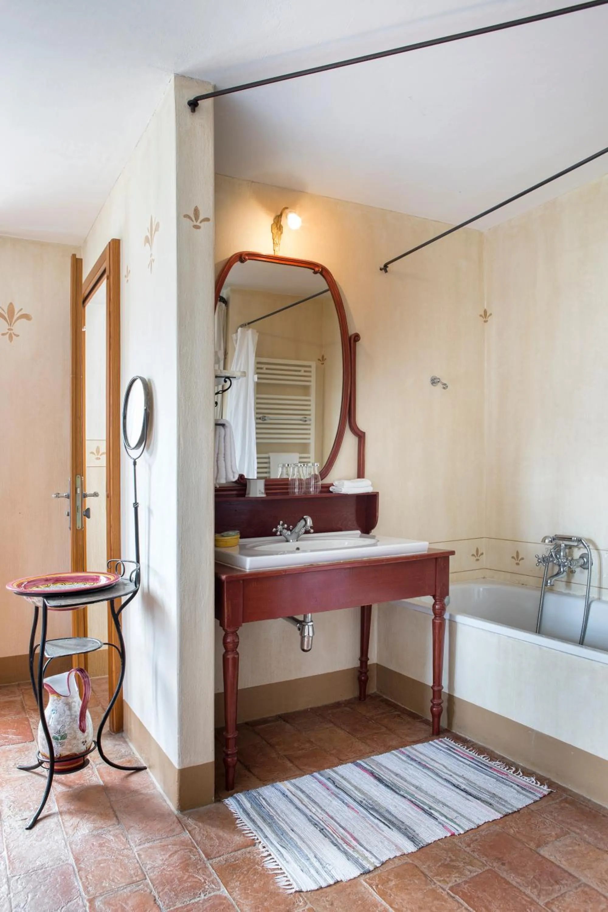Bathroom in Fattoria l'Amorosa