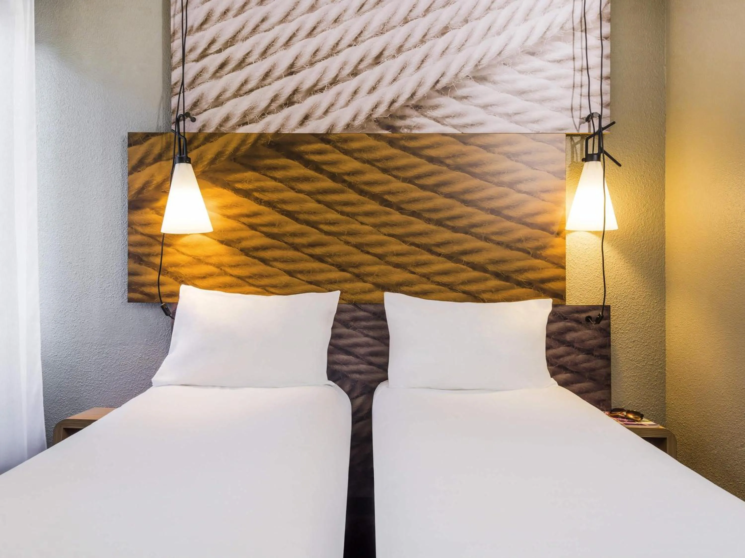 Bedroom, Bed in ibis Zürich Messe Airport