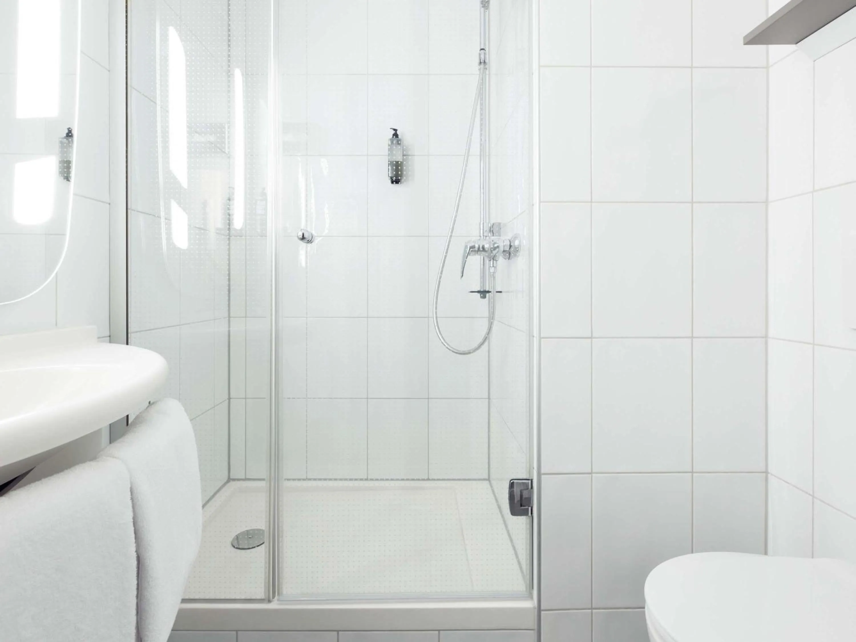 Bedroom in ibis Zürich Messe Airport