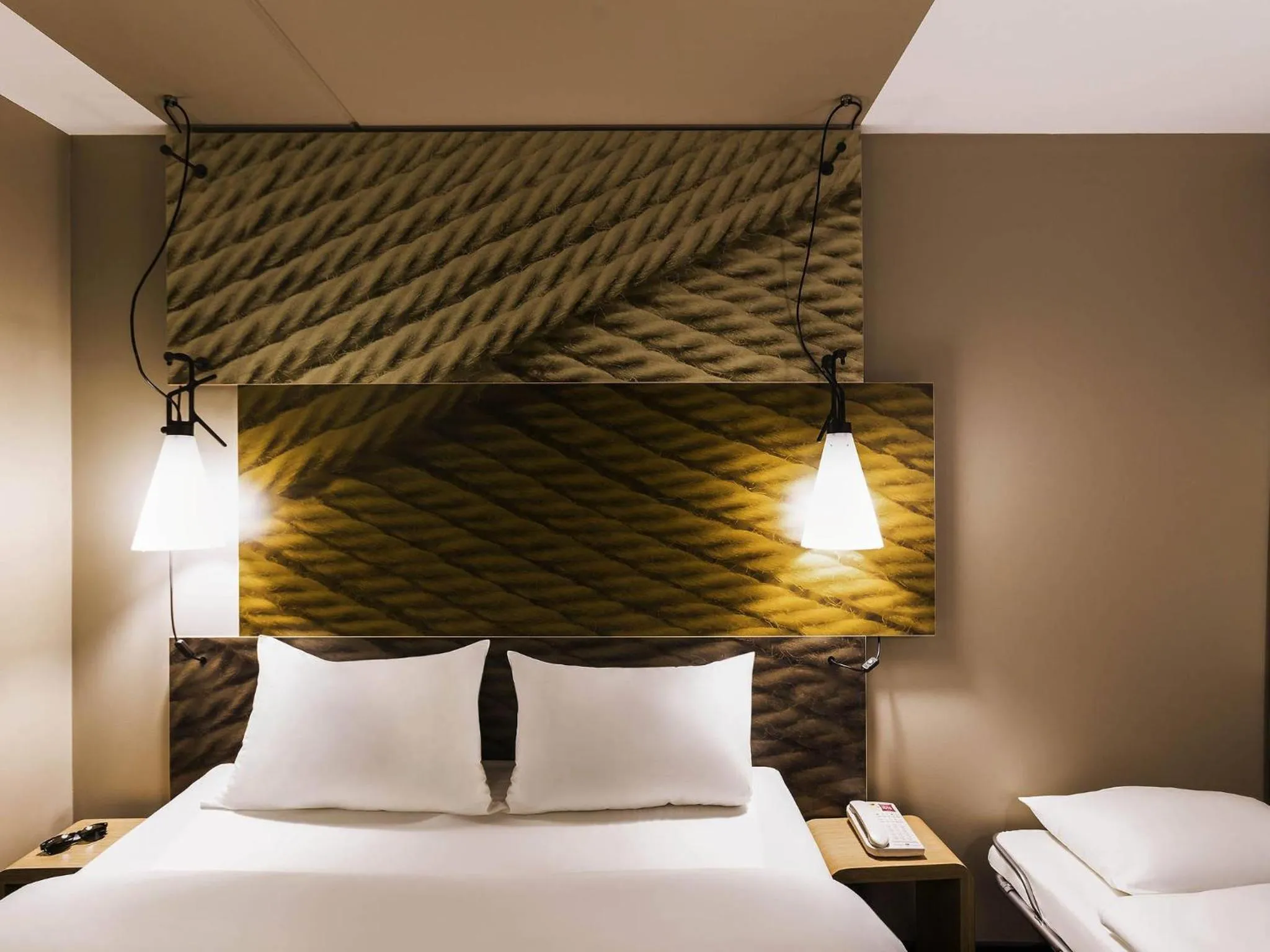 Bedroom, Bed in ibis Winterthur City