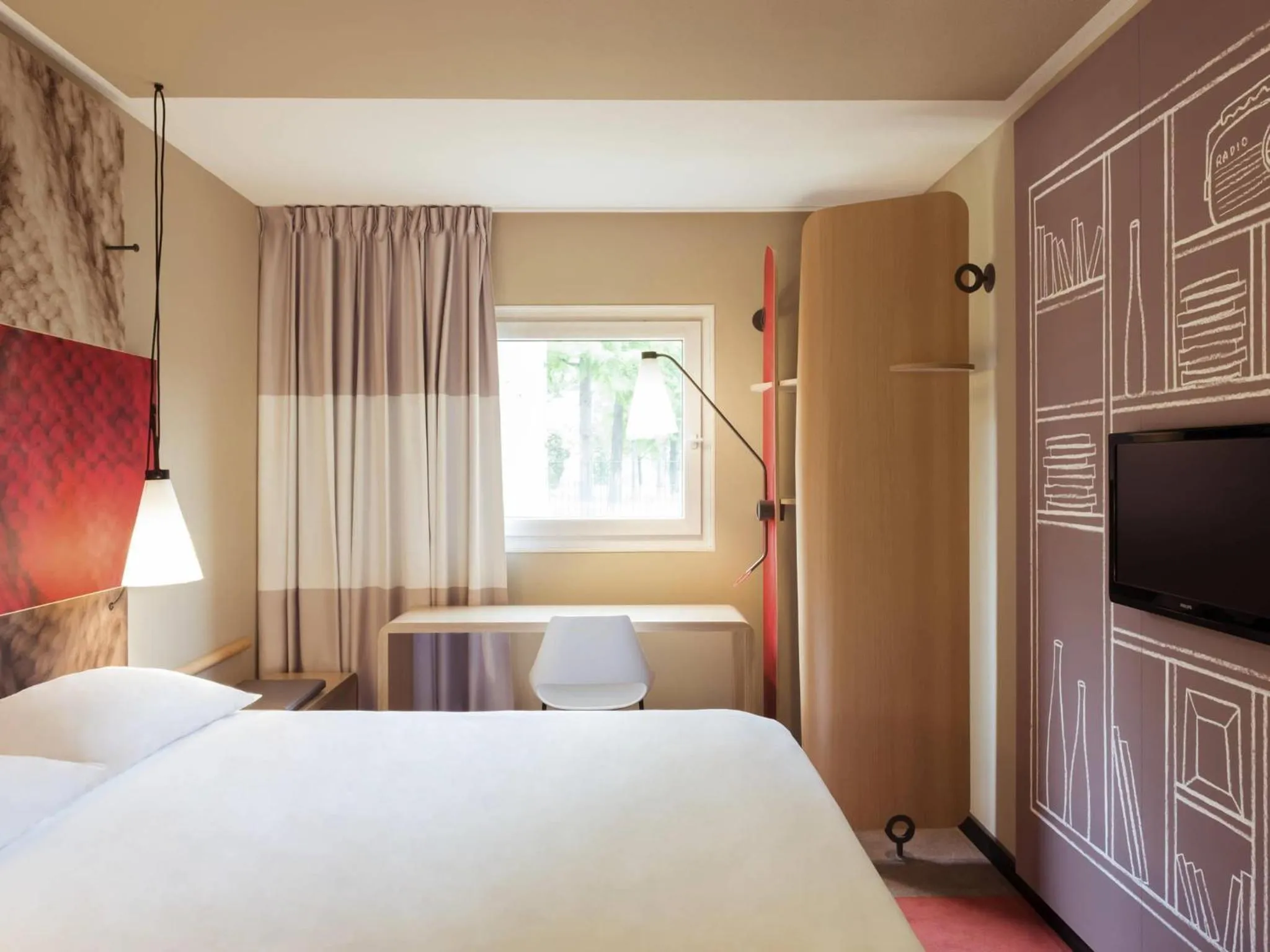 Bedroom, Bed in ibis Winterthur City