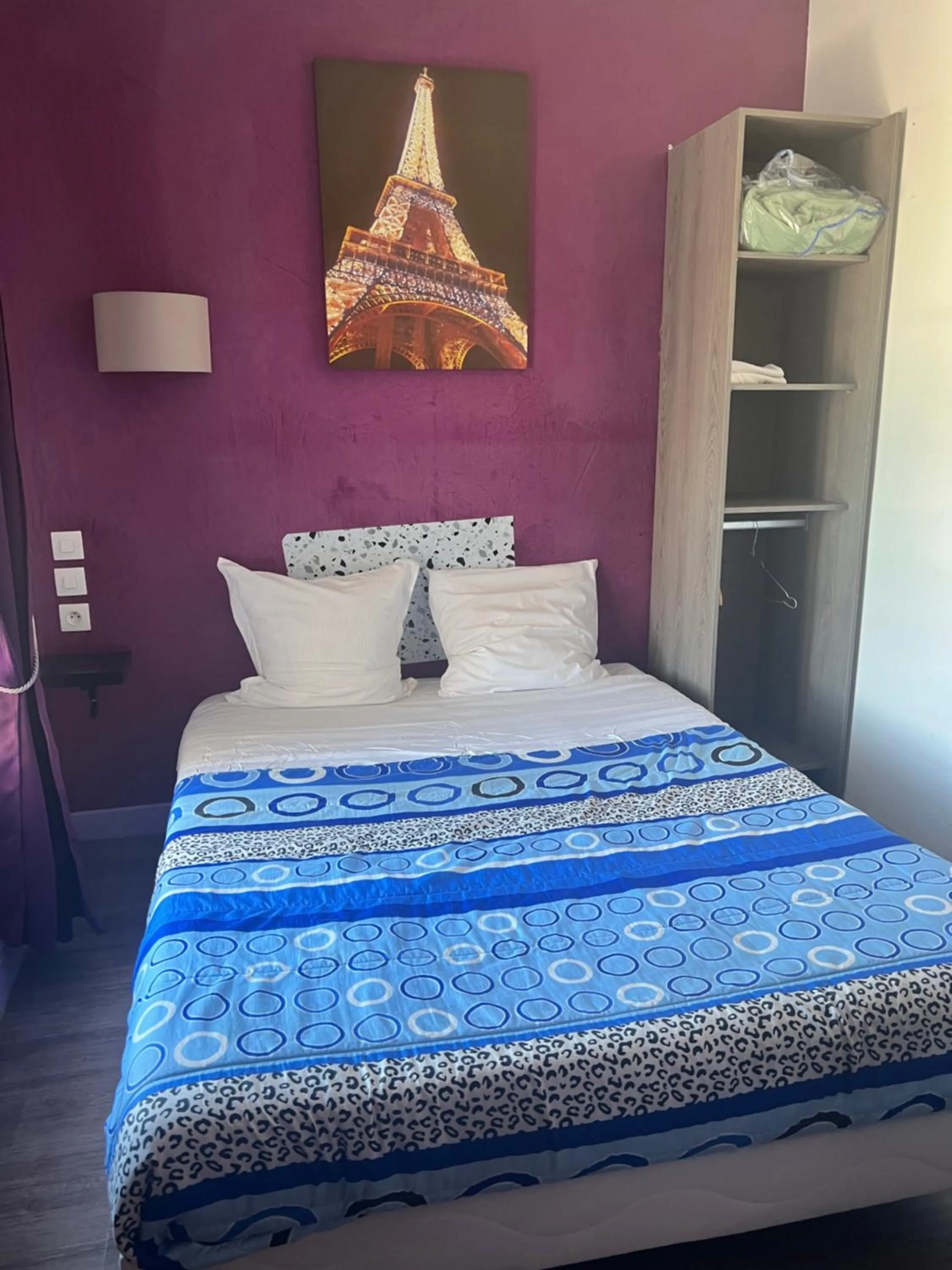 Bedroom, Bed in Hôtel des 2 Gares