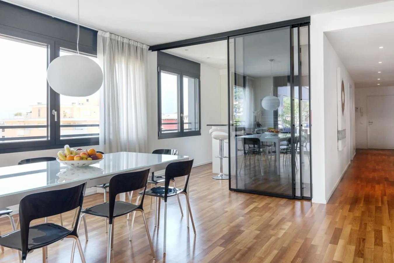 Dining area in ibis Locarno