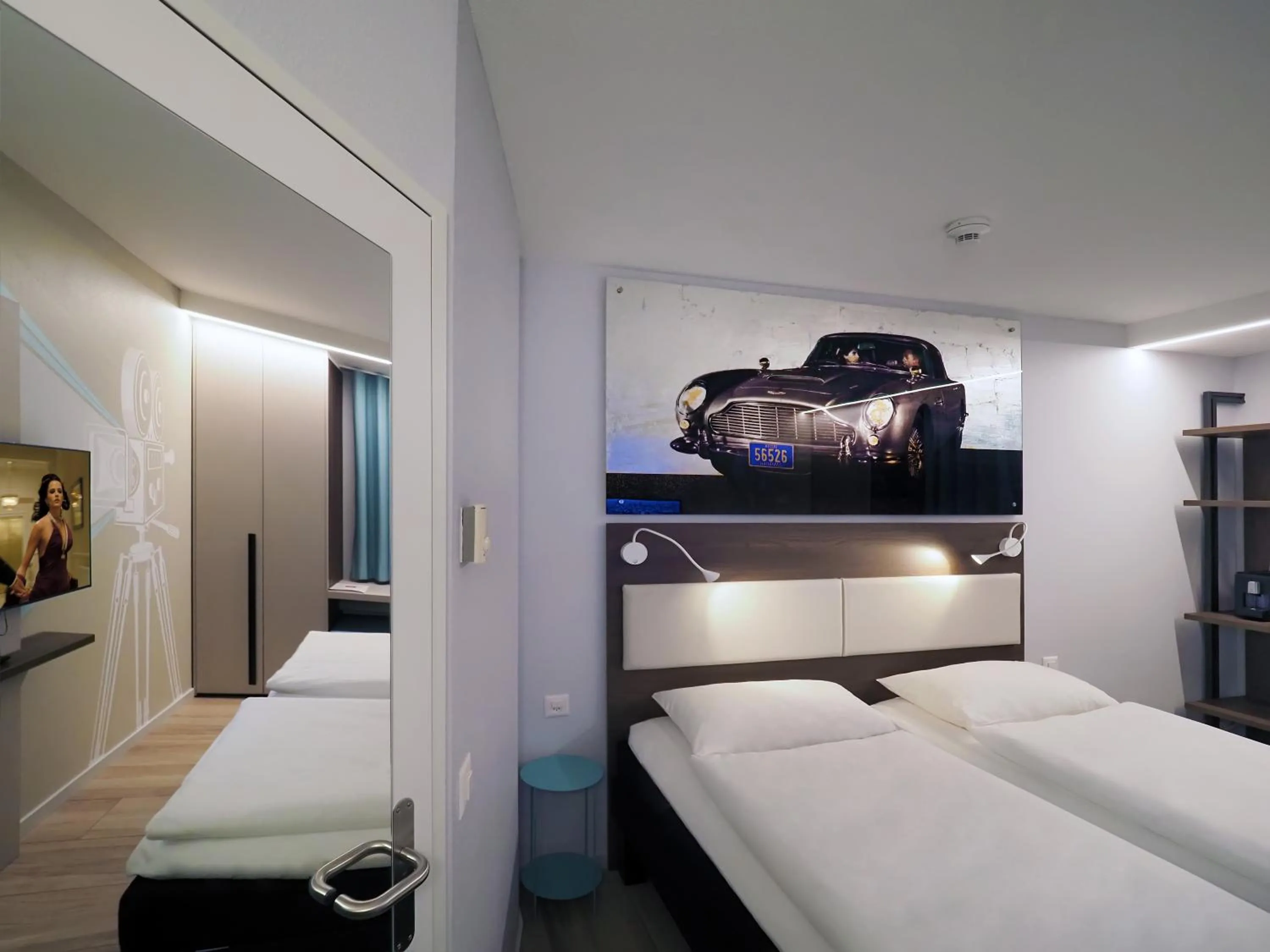 Bedroom, Bed in ibis Locarno