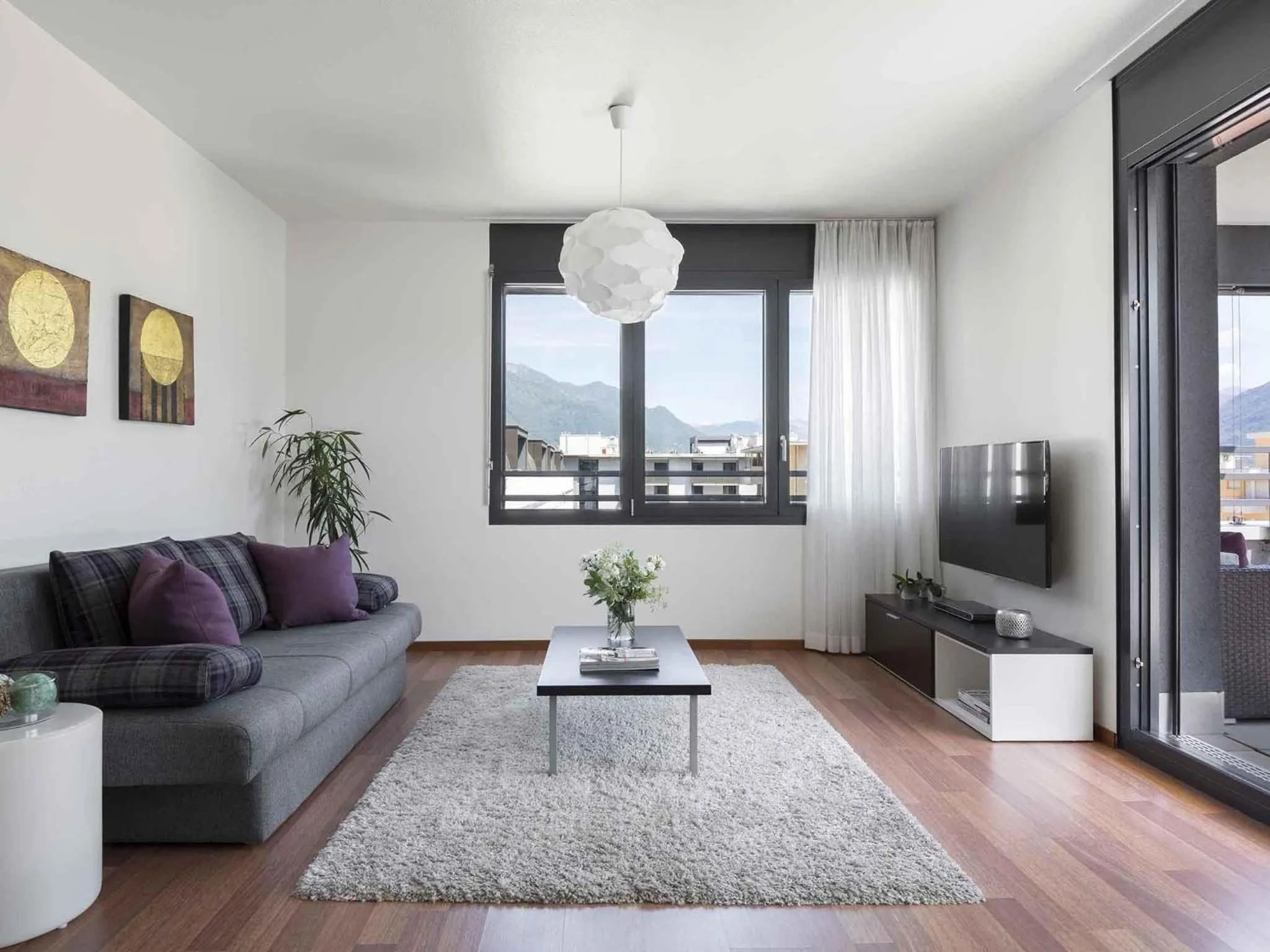 Bedroom in ibis Locarno