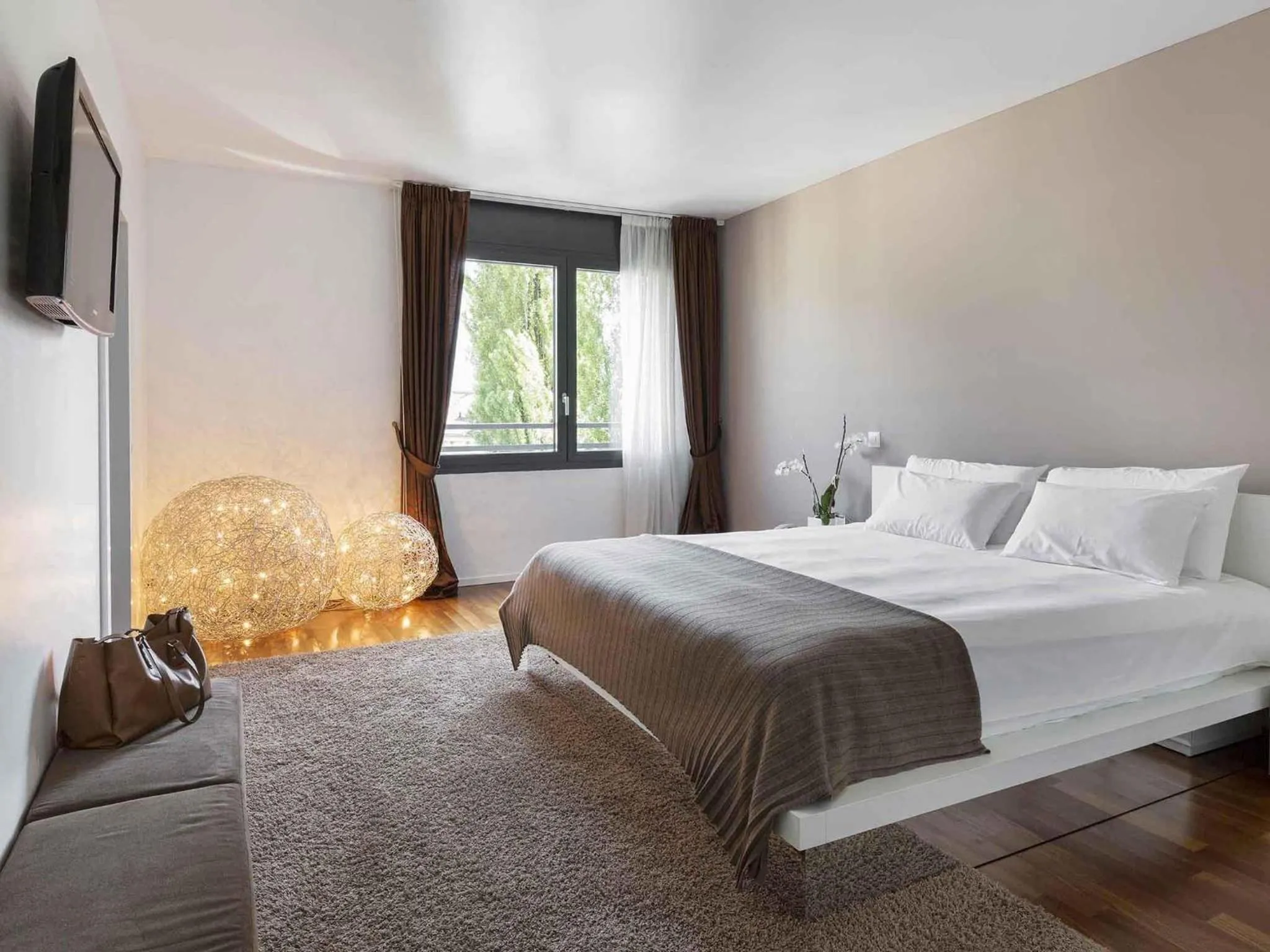 Bedroom, Bed in ibis Locarno