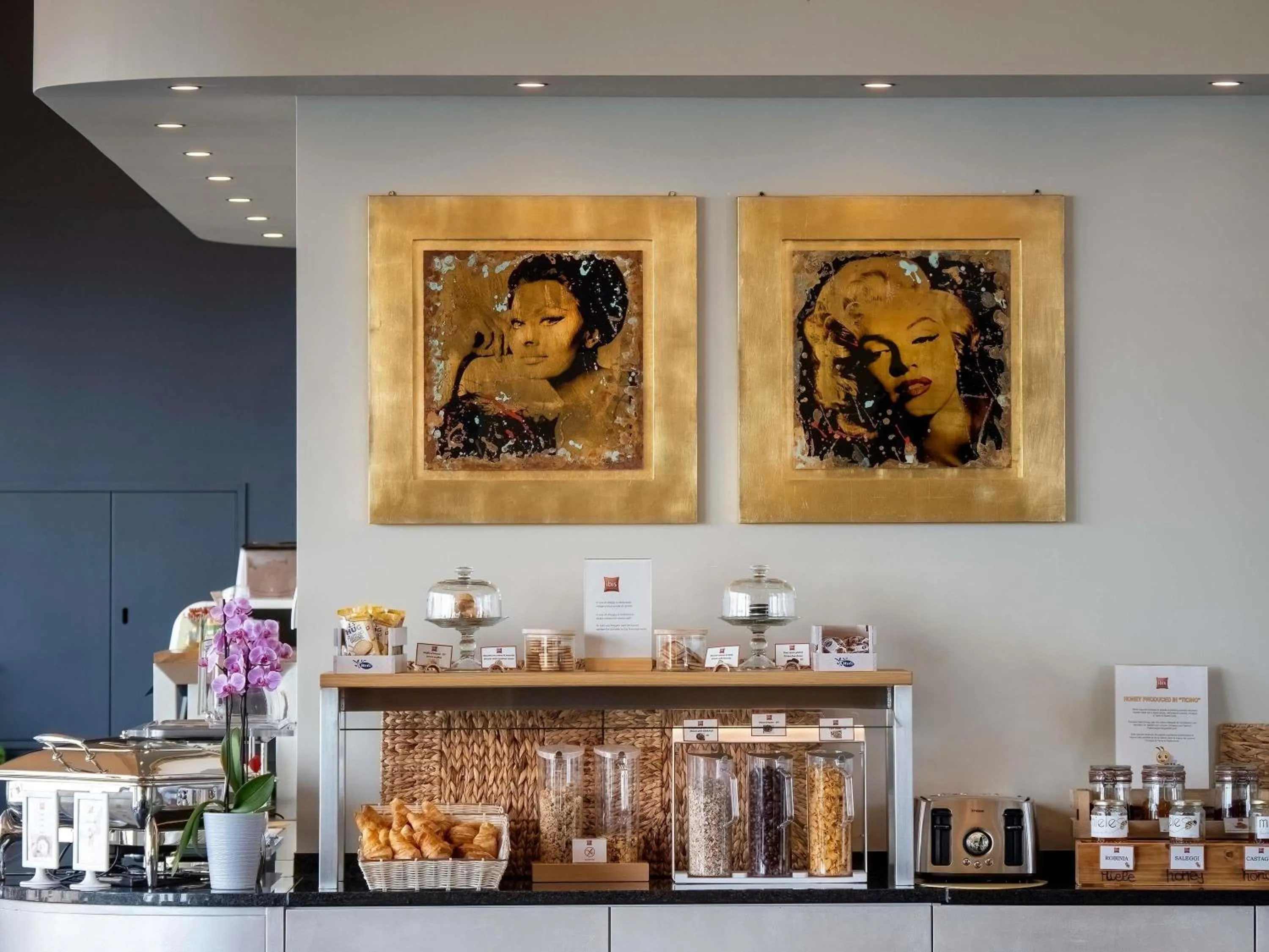 Breakfast in ibis Locarno