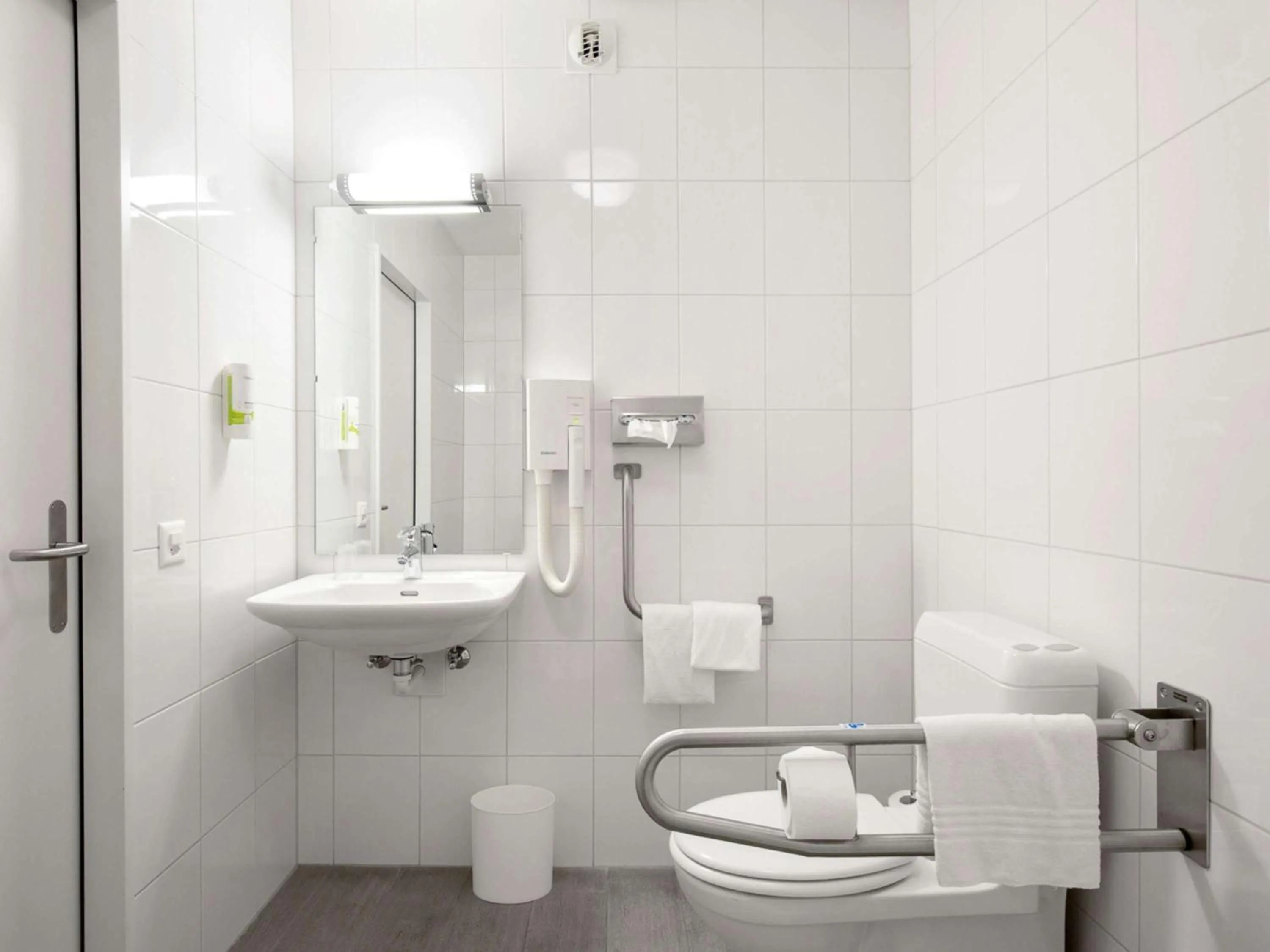 Wheelchair Accessible Room with One Double Bed in ibis Locarno