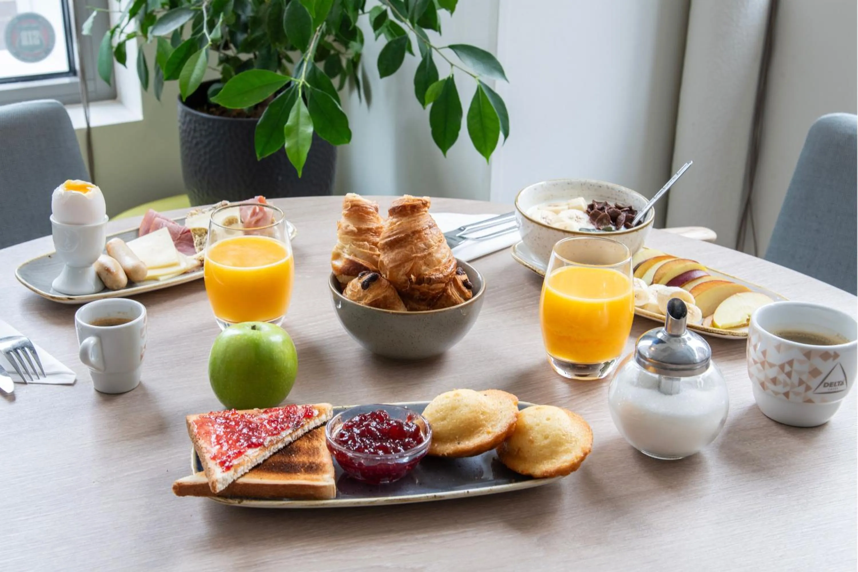 Breakfast in ibis Lausanne Centre