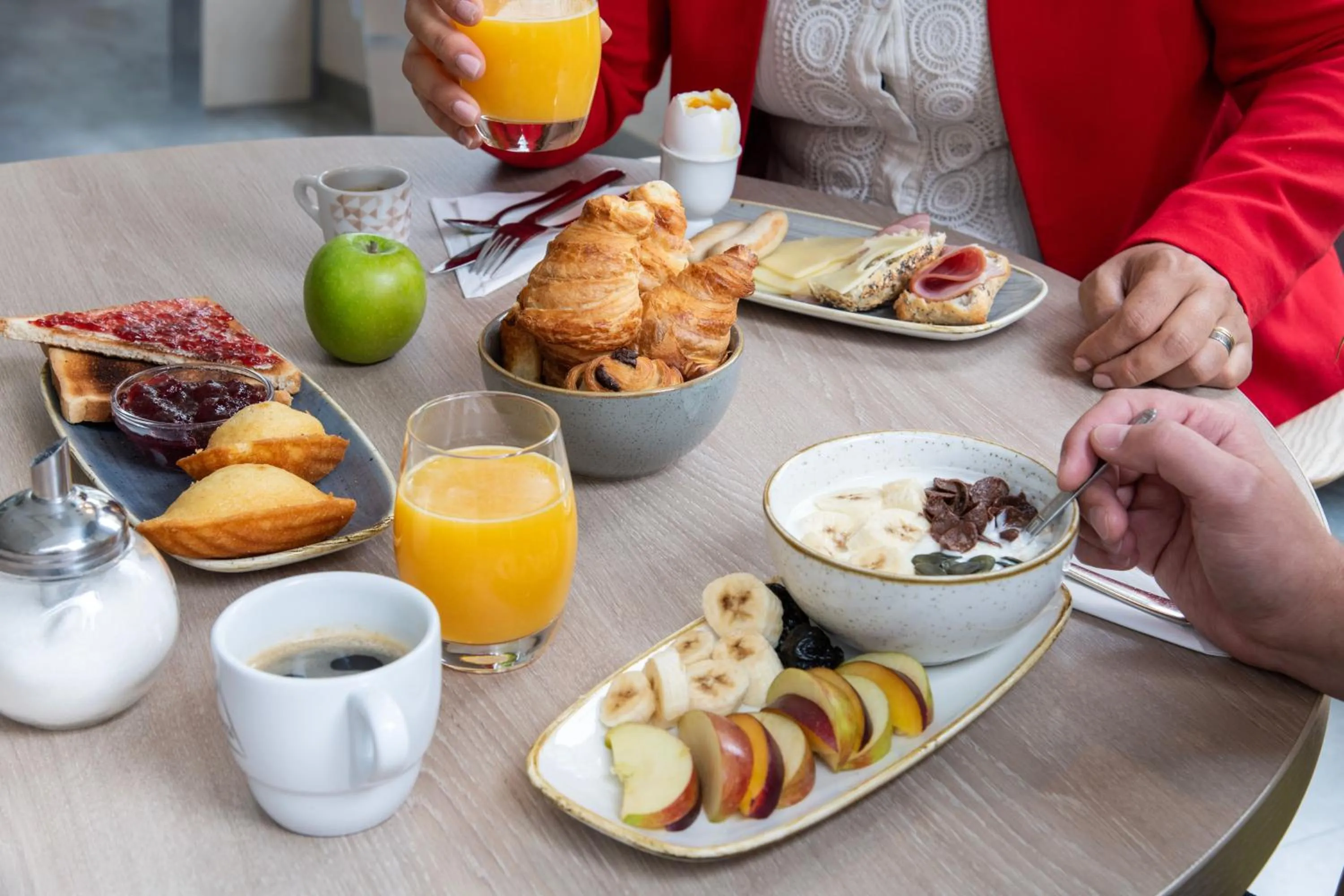 Breakfast in ibis Lausanne Centre