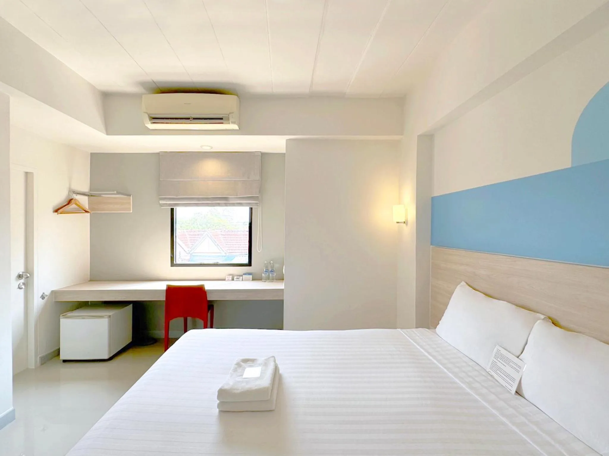 Bedroom, Bed in HOP INN Sakon Nakhon