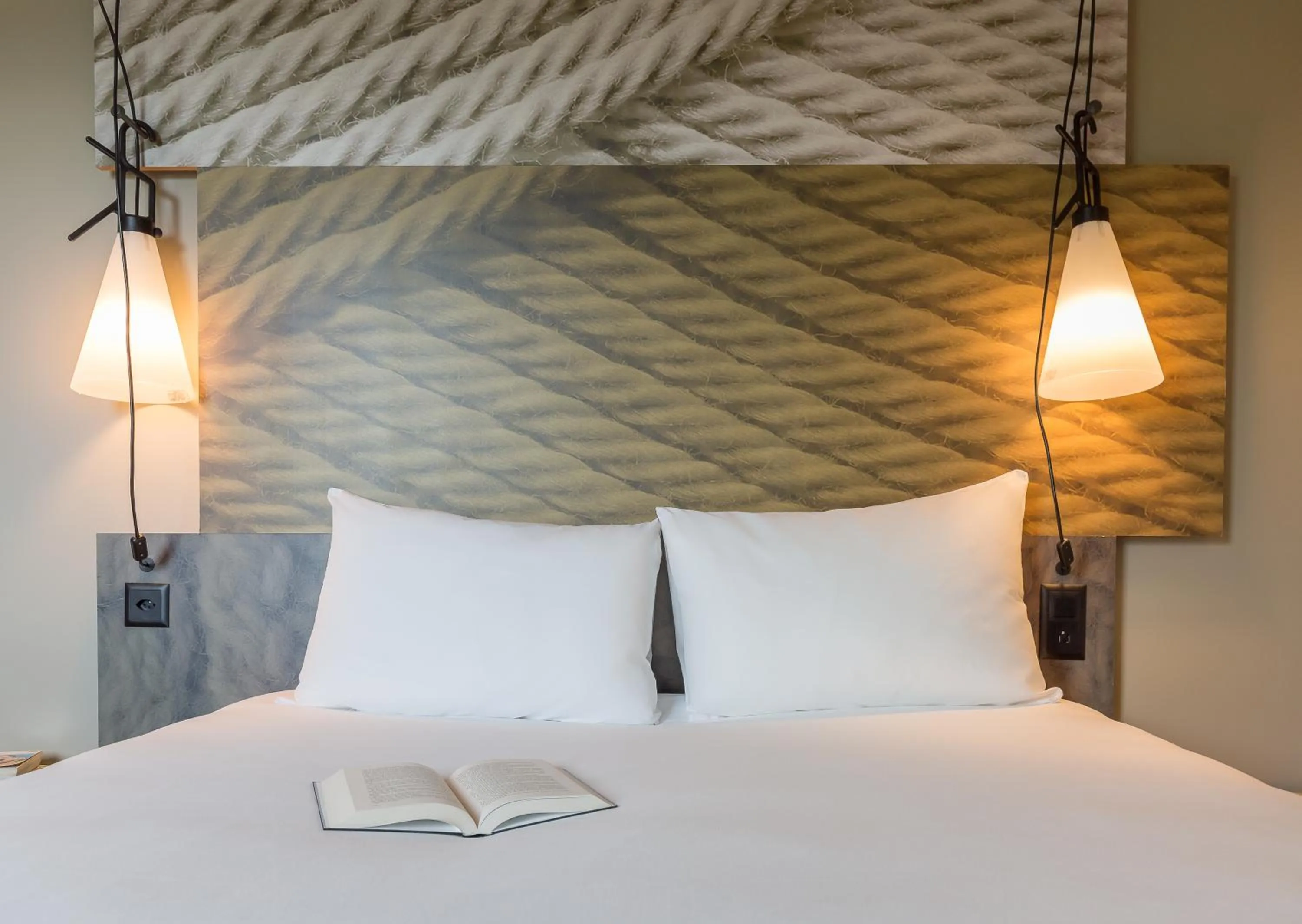 Bed in ibis Genève Aéroport