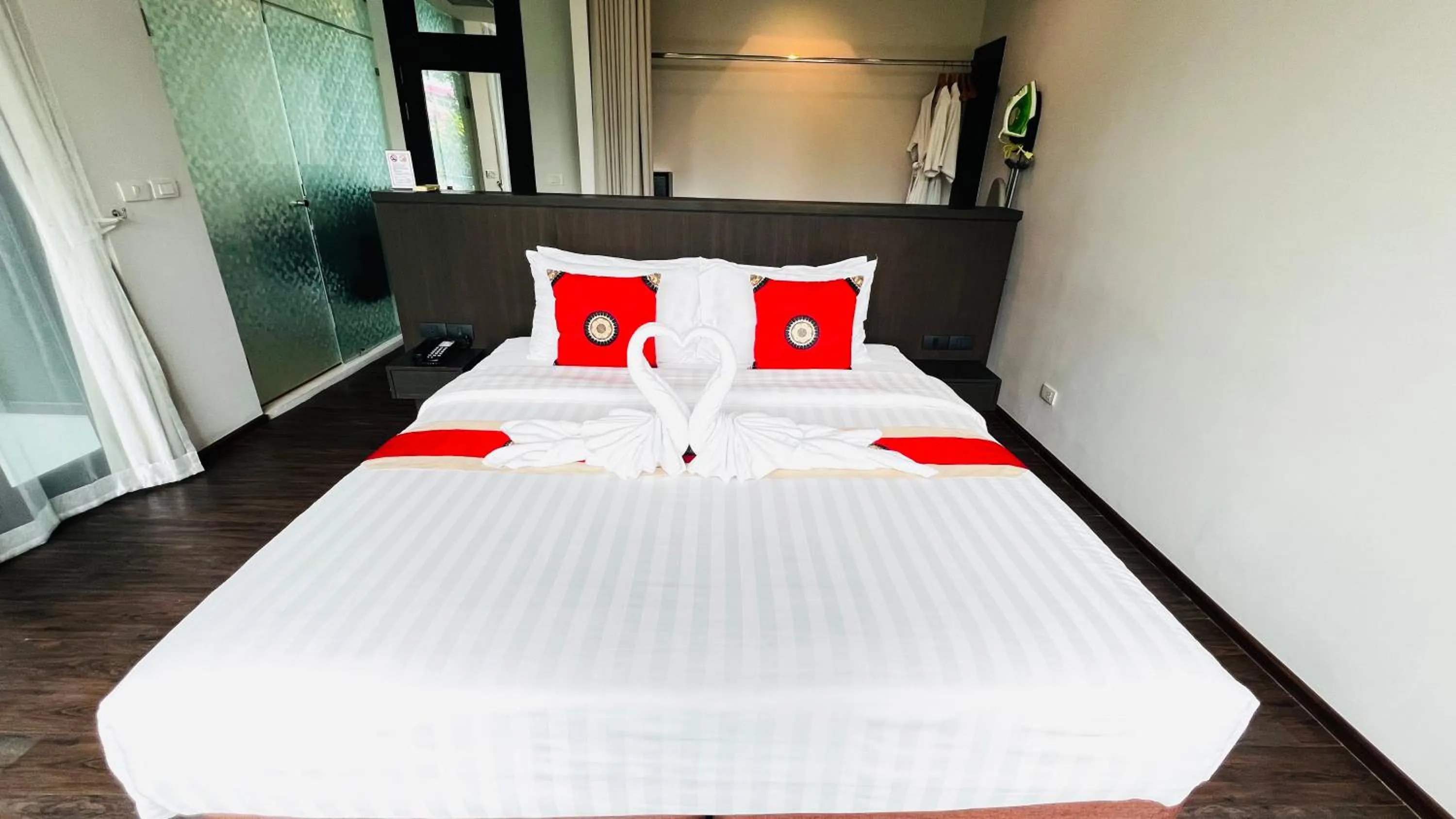 Bed in Civic Horizon Hotel & Residence