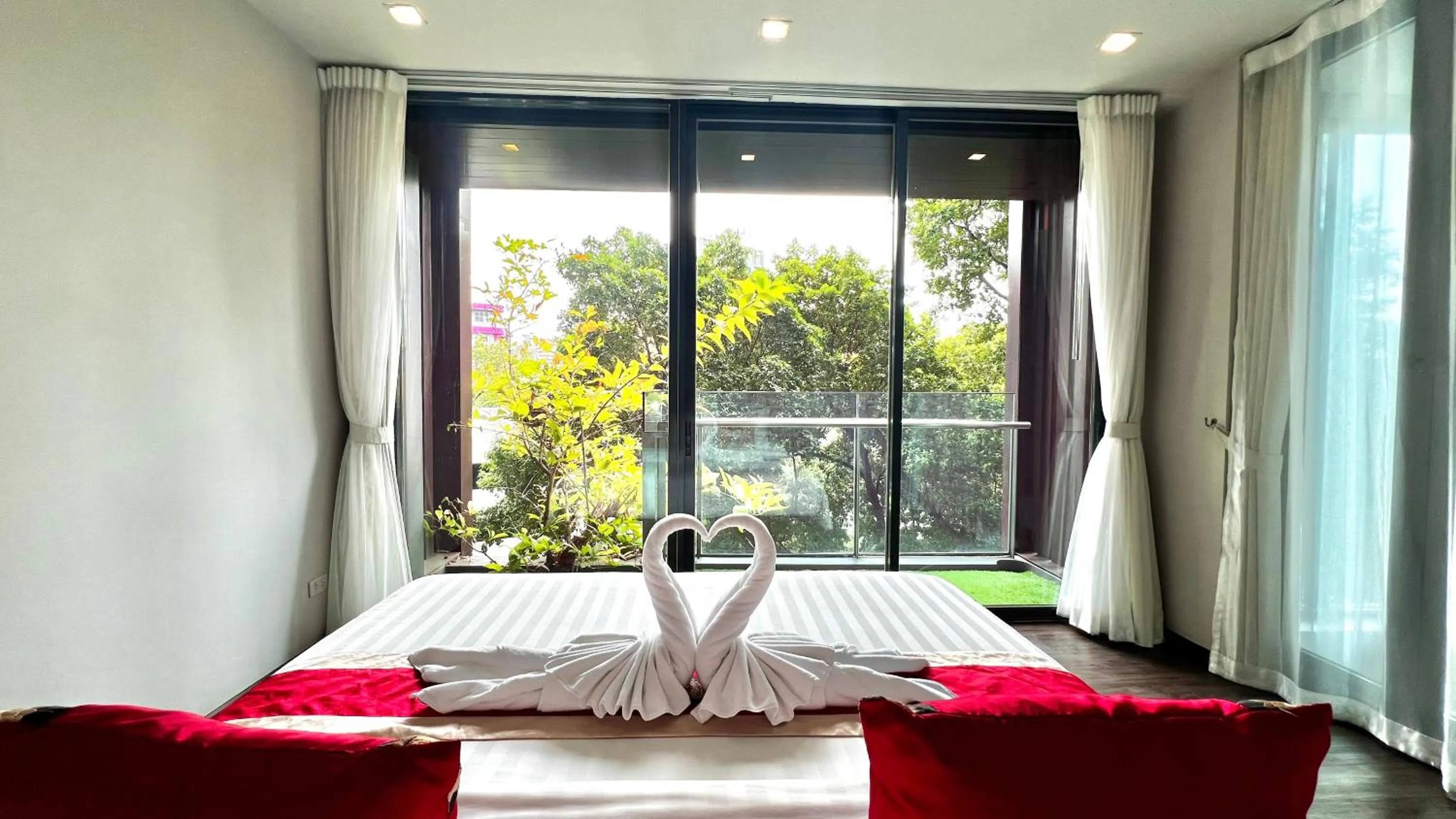 Bed in Civic Horizon Hotel & Residence