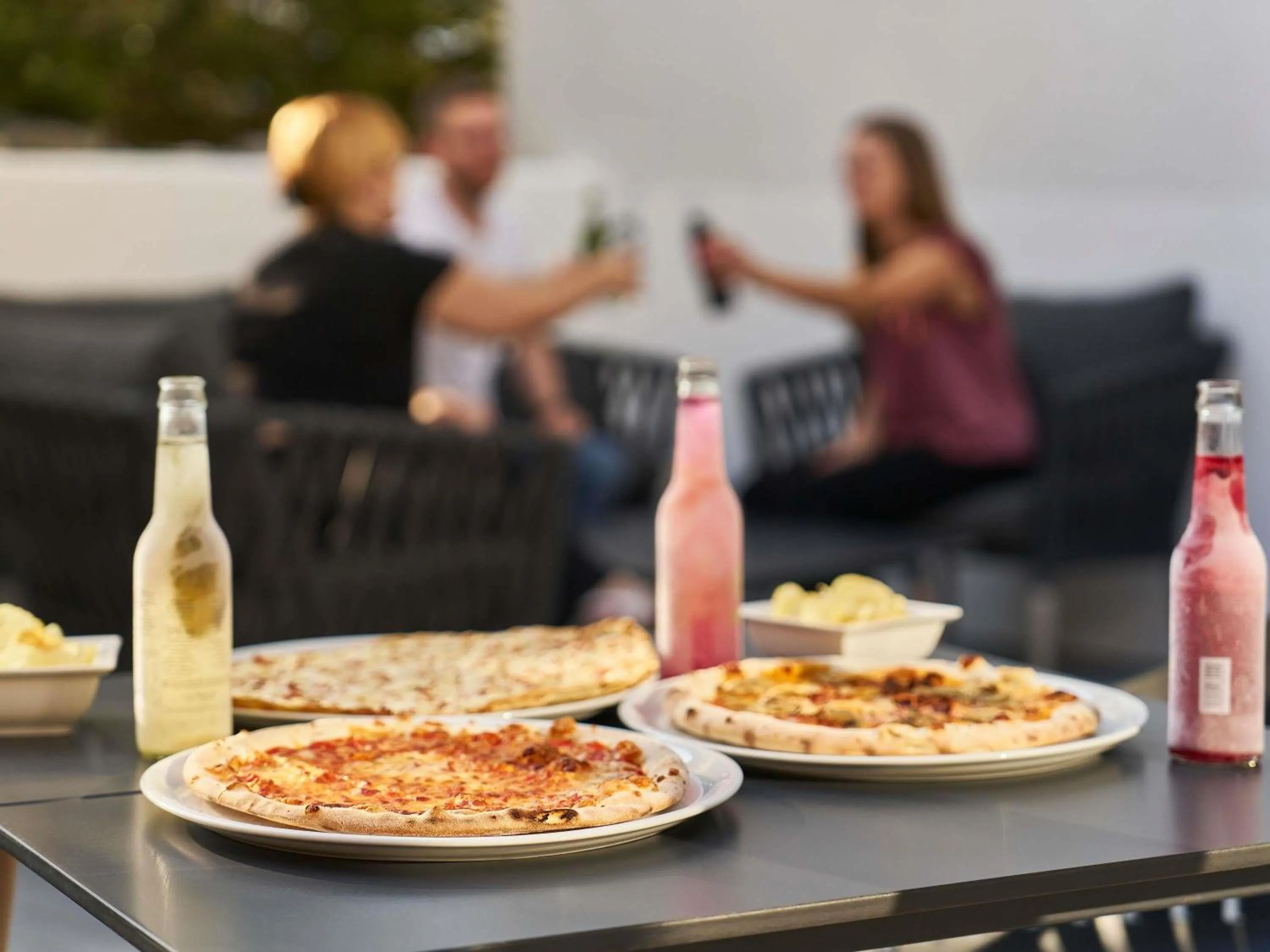 Lounge or bar in ibis Chur