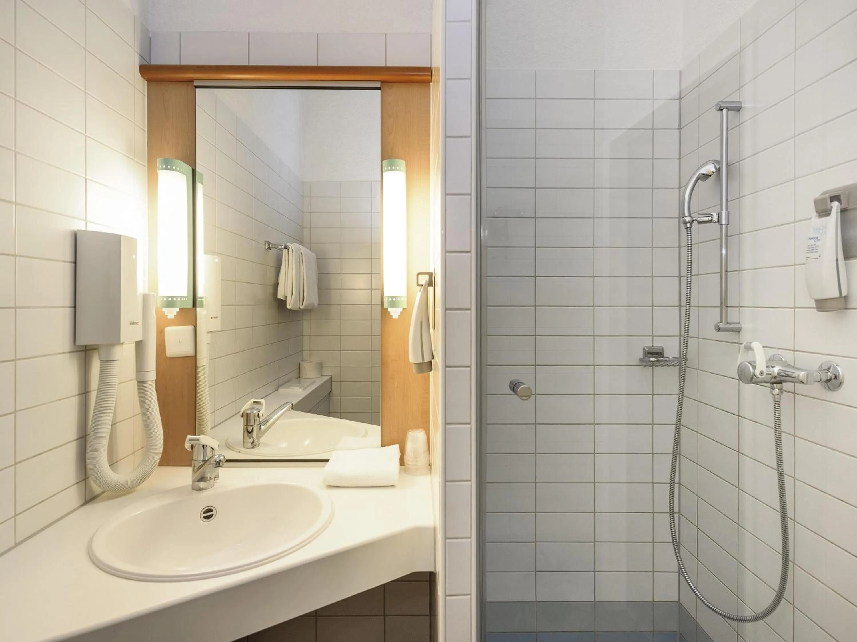 Bedroom in ibis Chur