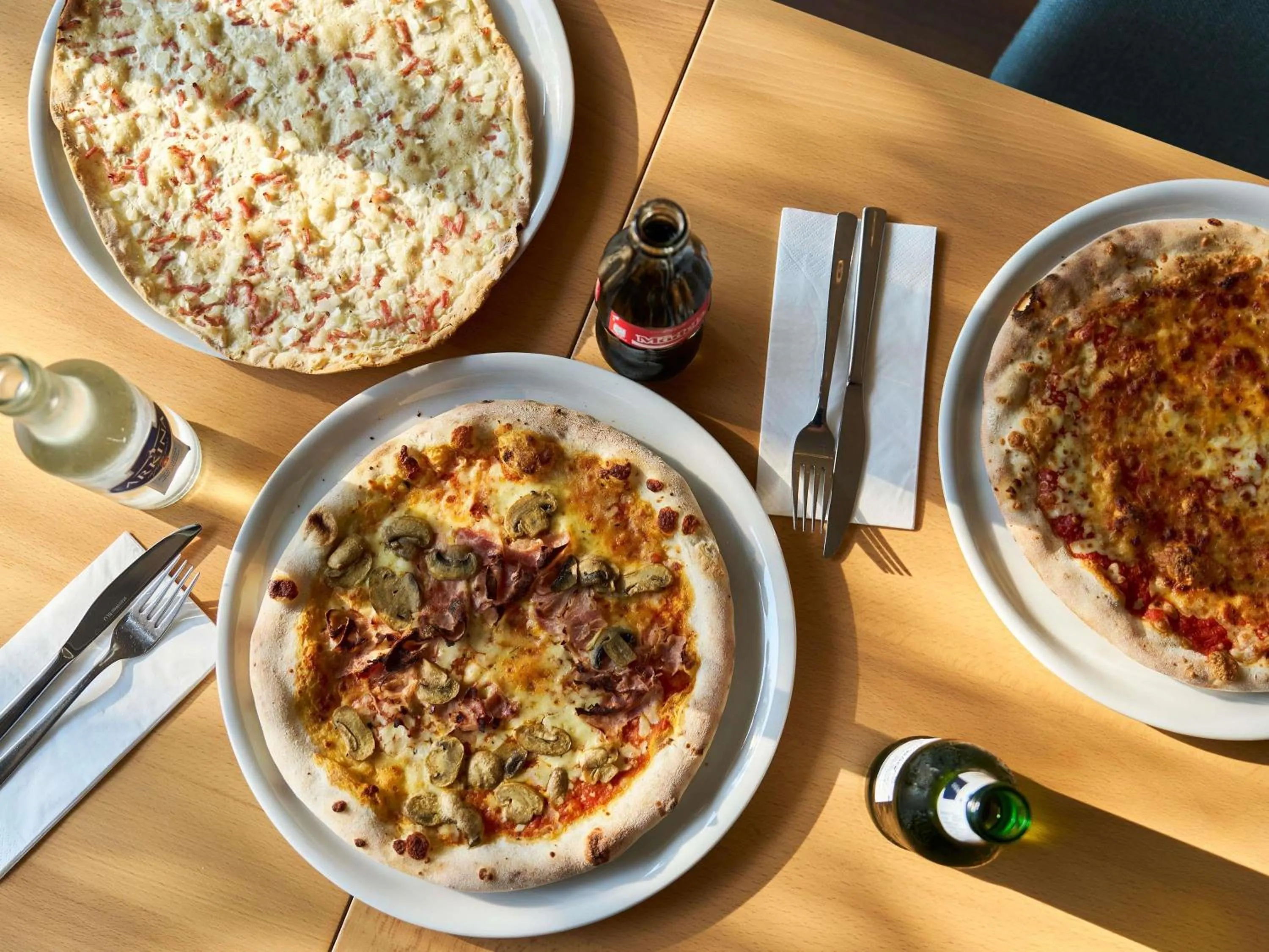 Lounge or bar in ibis Chur