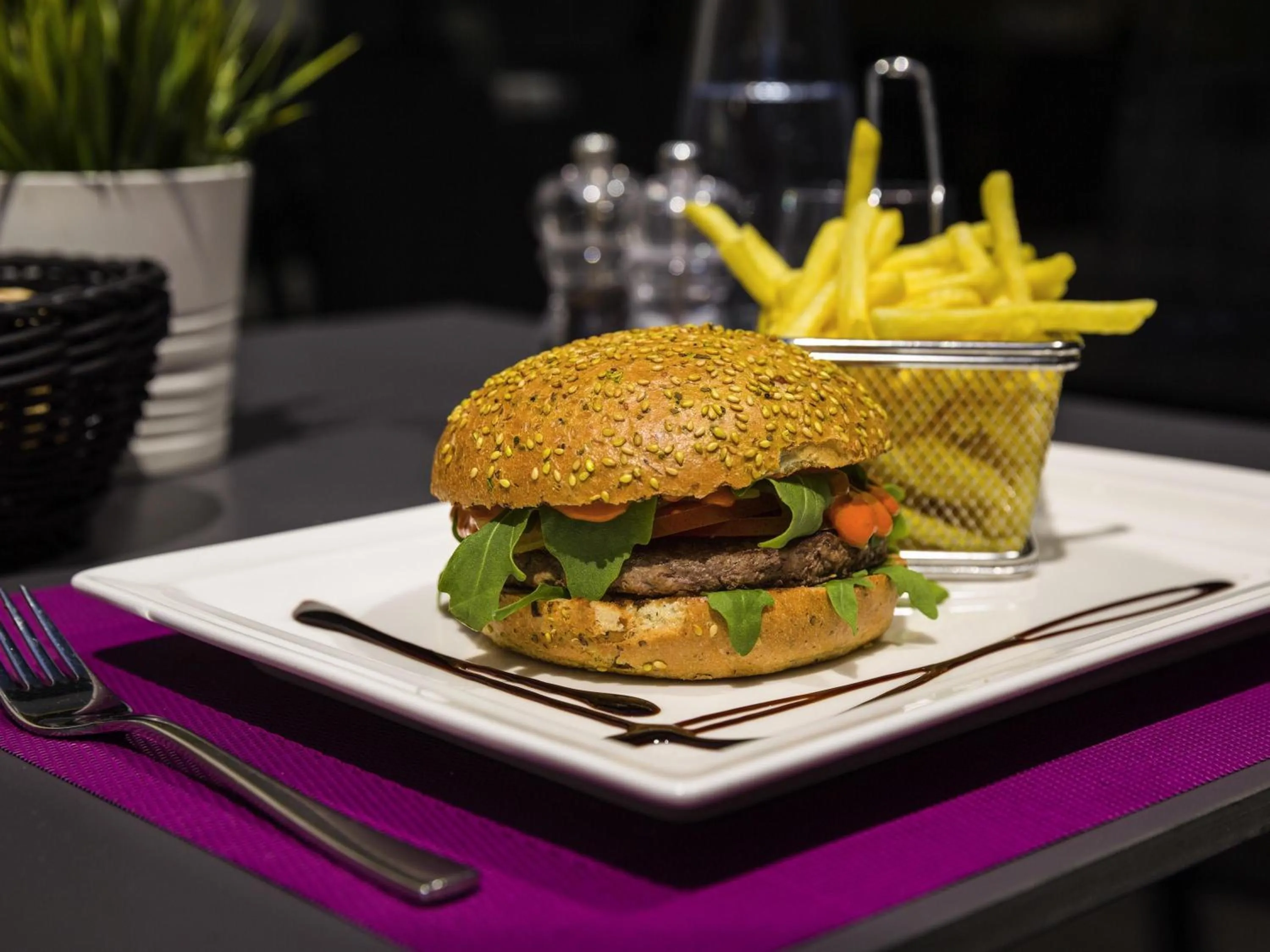 Restaurant/places to eat in ibis Lausanne Crissier