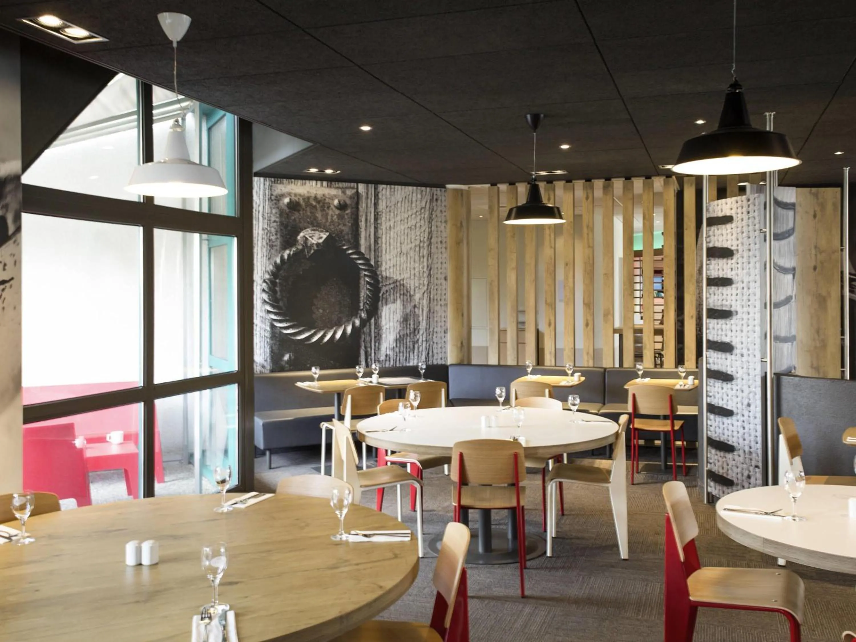 Restaurant/places to eat in ibis Lausanne Crissier