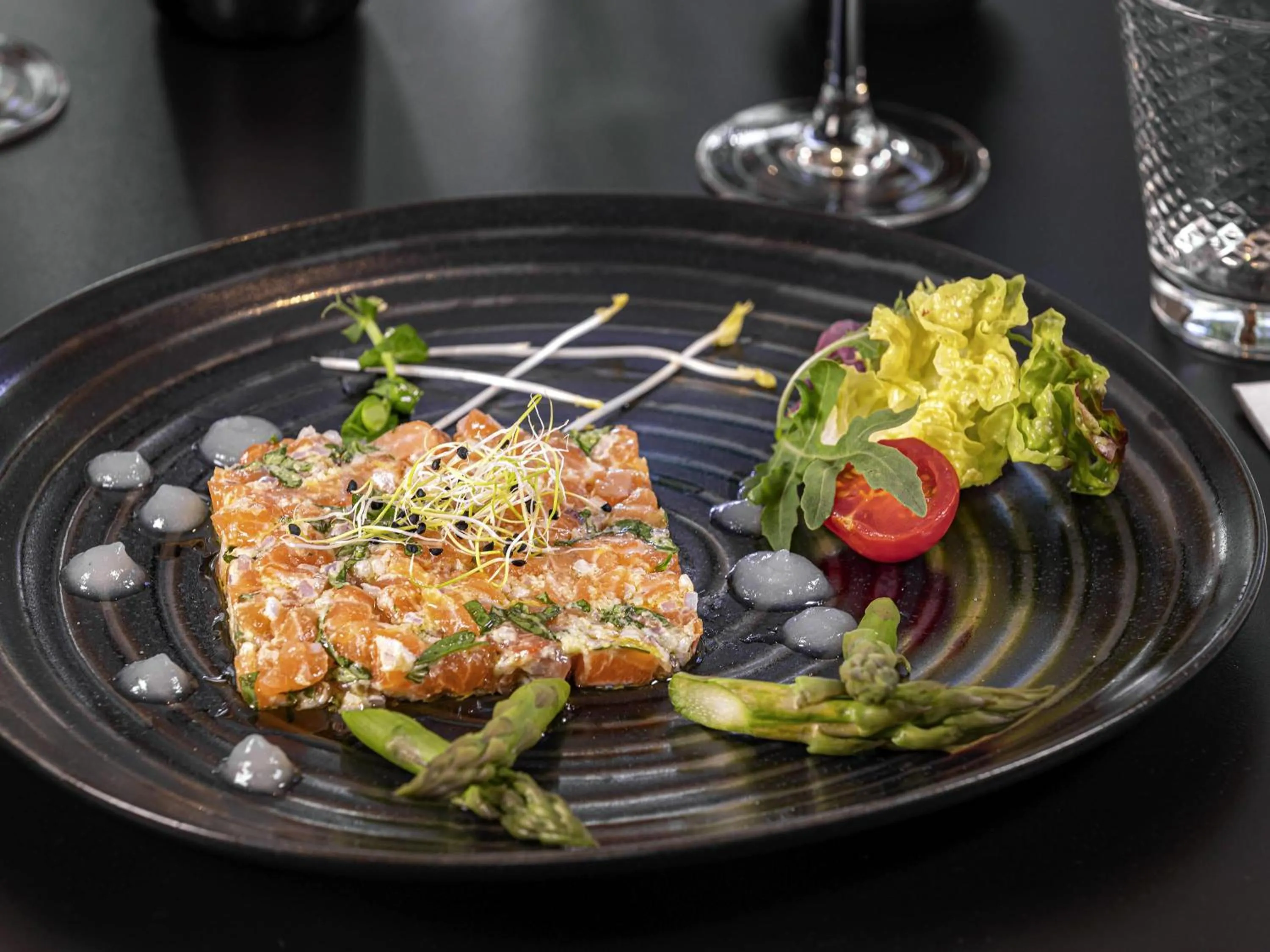 Restaurant/places to eat in Ibis Sion