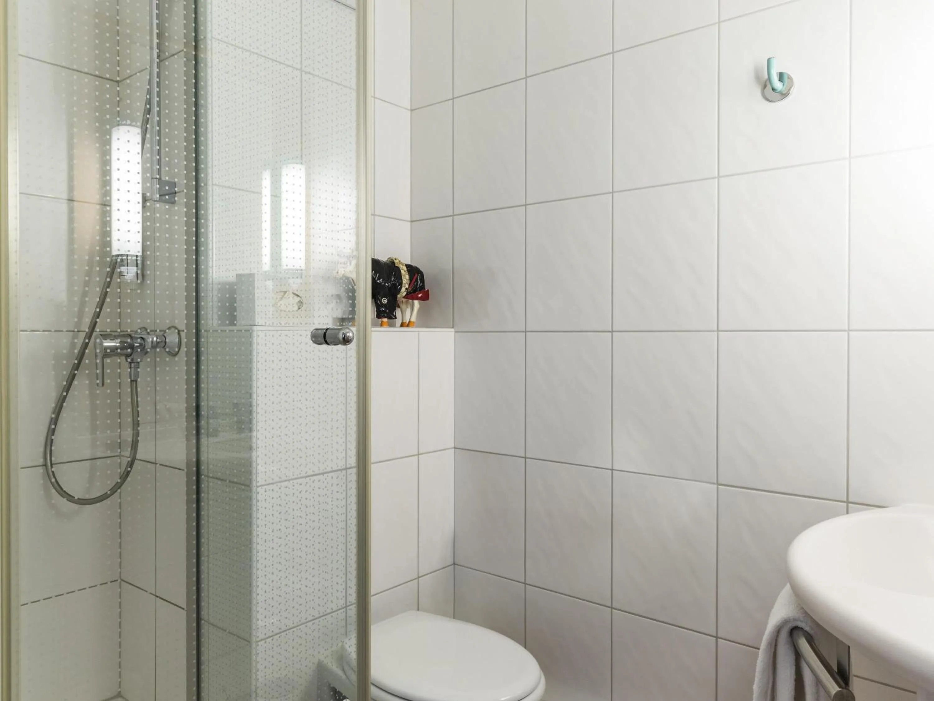 Bedroom in Ibis Sion