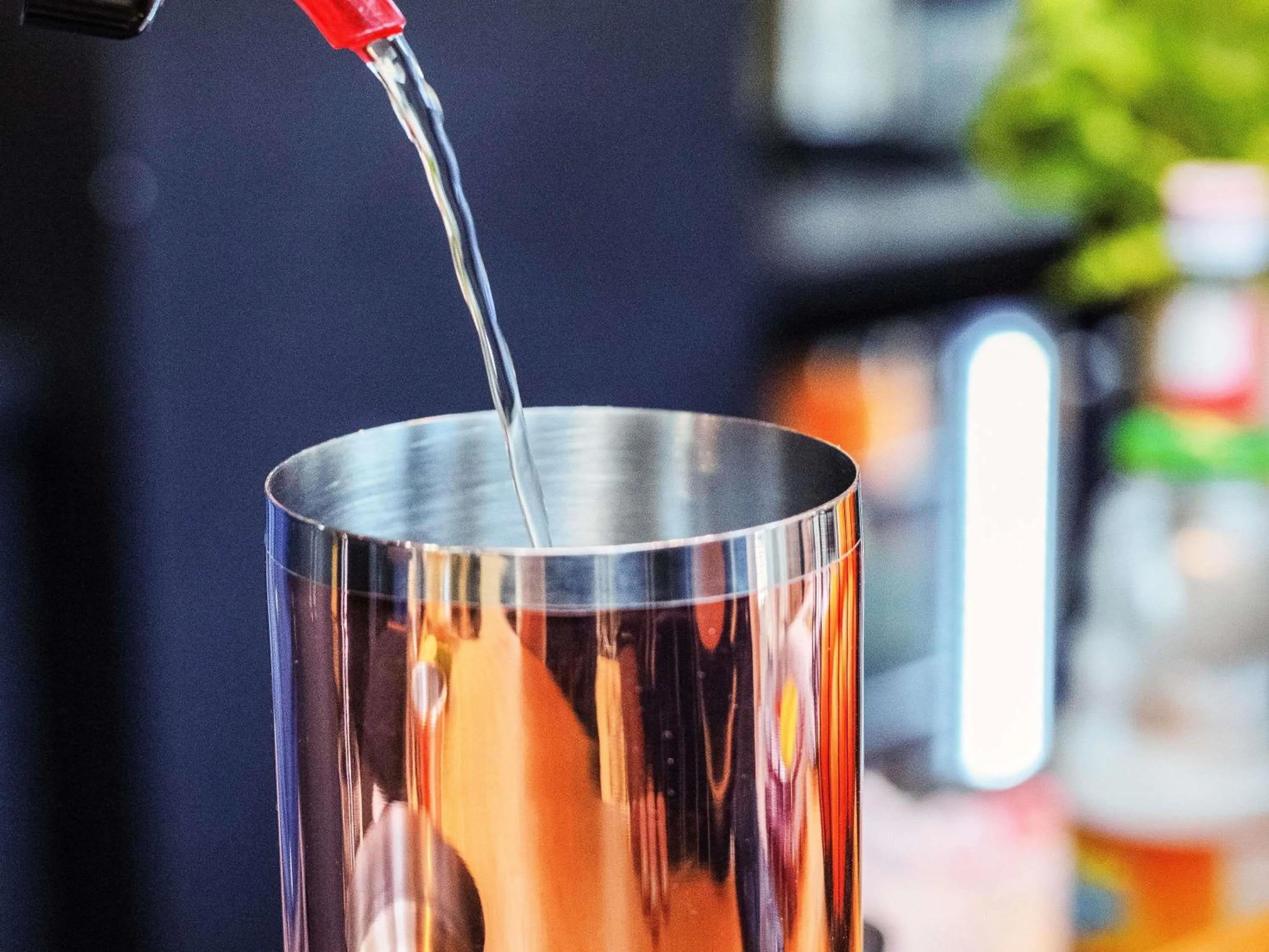 Lounge or bar in ibis Basel Bahnhof