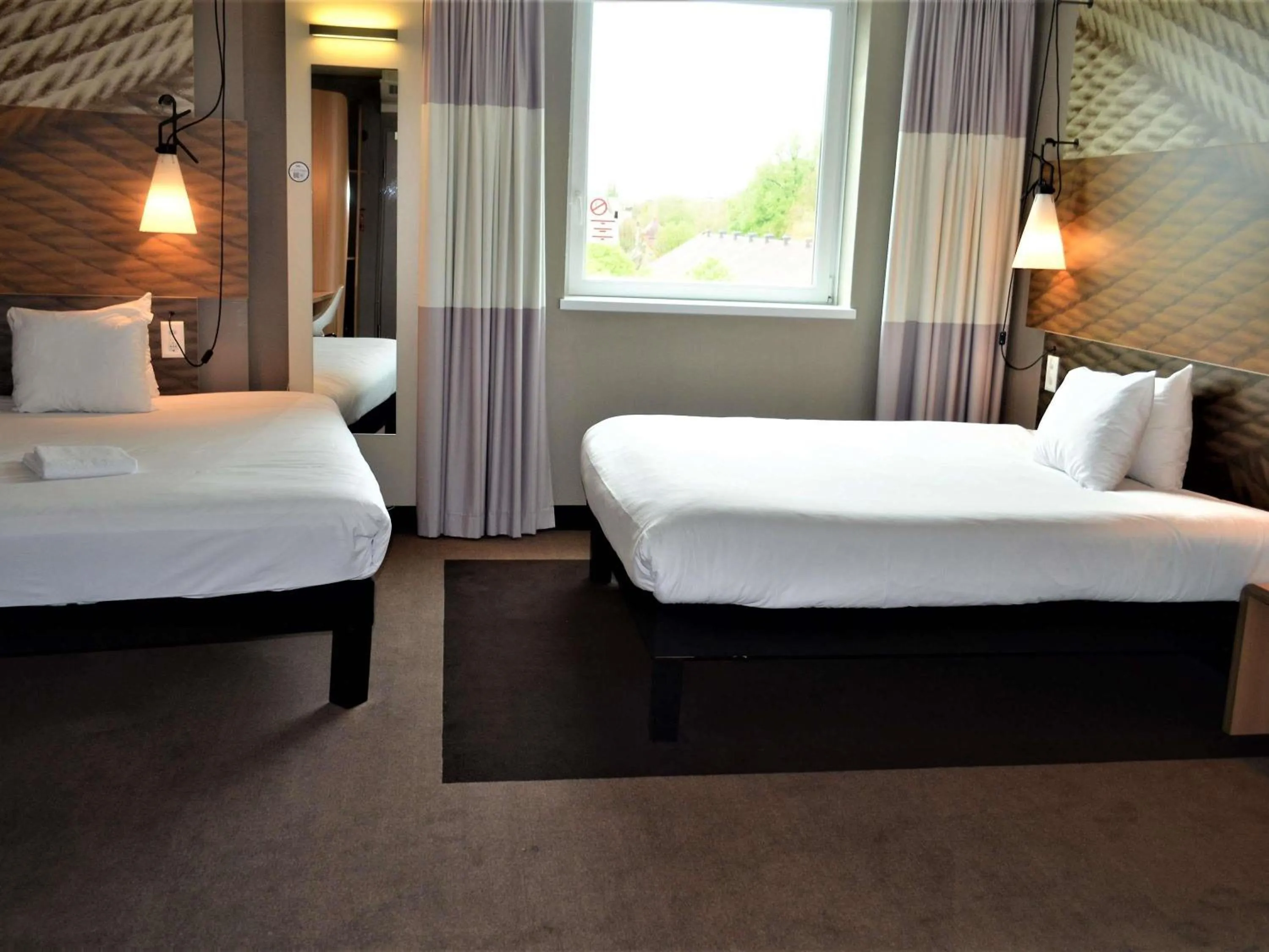 Bedroom, Bed in ibis Bern Expo