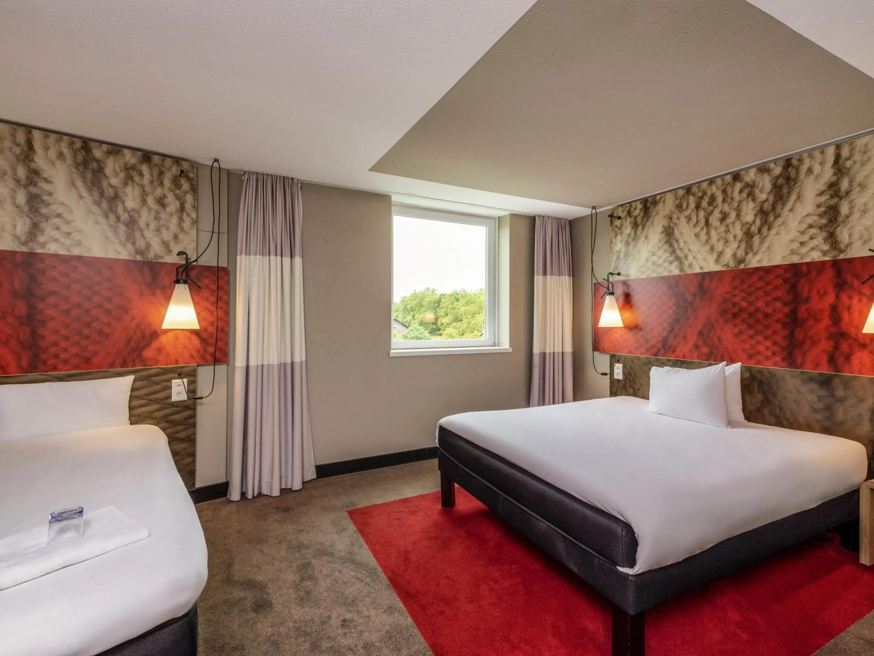 Bedroom, Bed in ibis Bern Expo