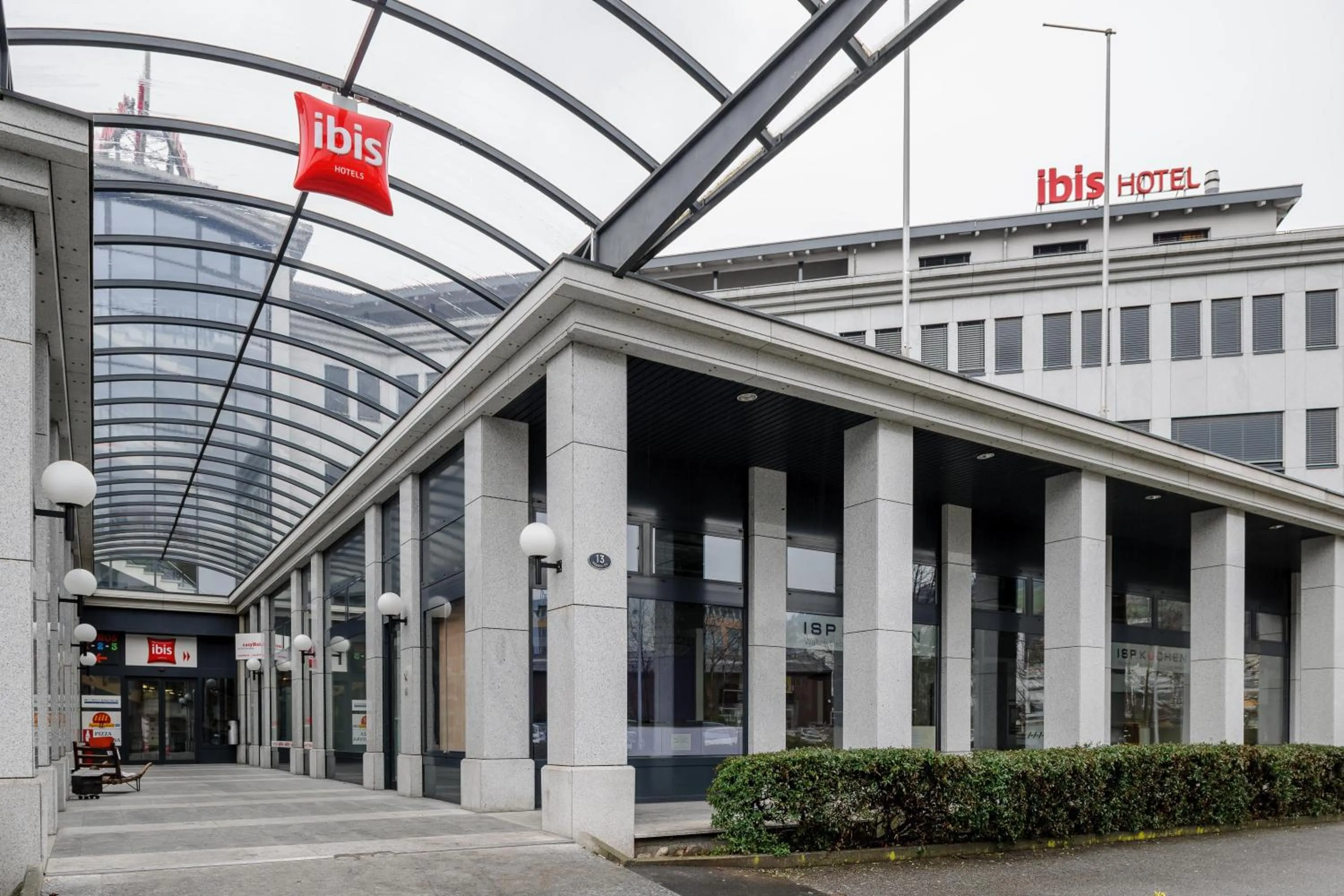 Facade/entrance in ibis Luzern Kriens