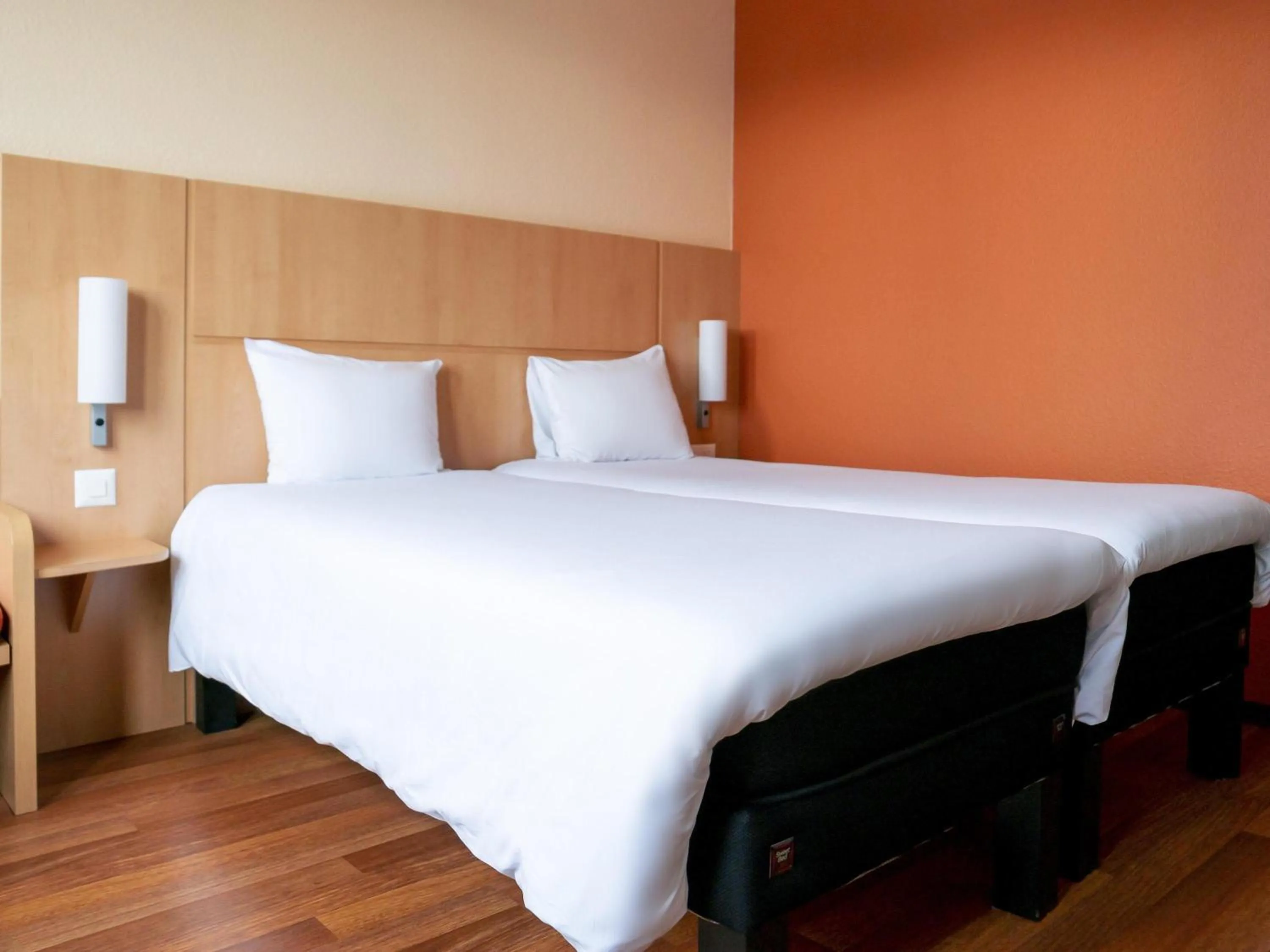 Bedroom, Bed in ibis Luzern Kriens