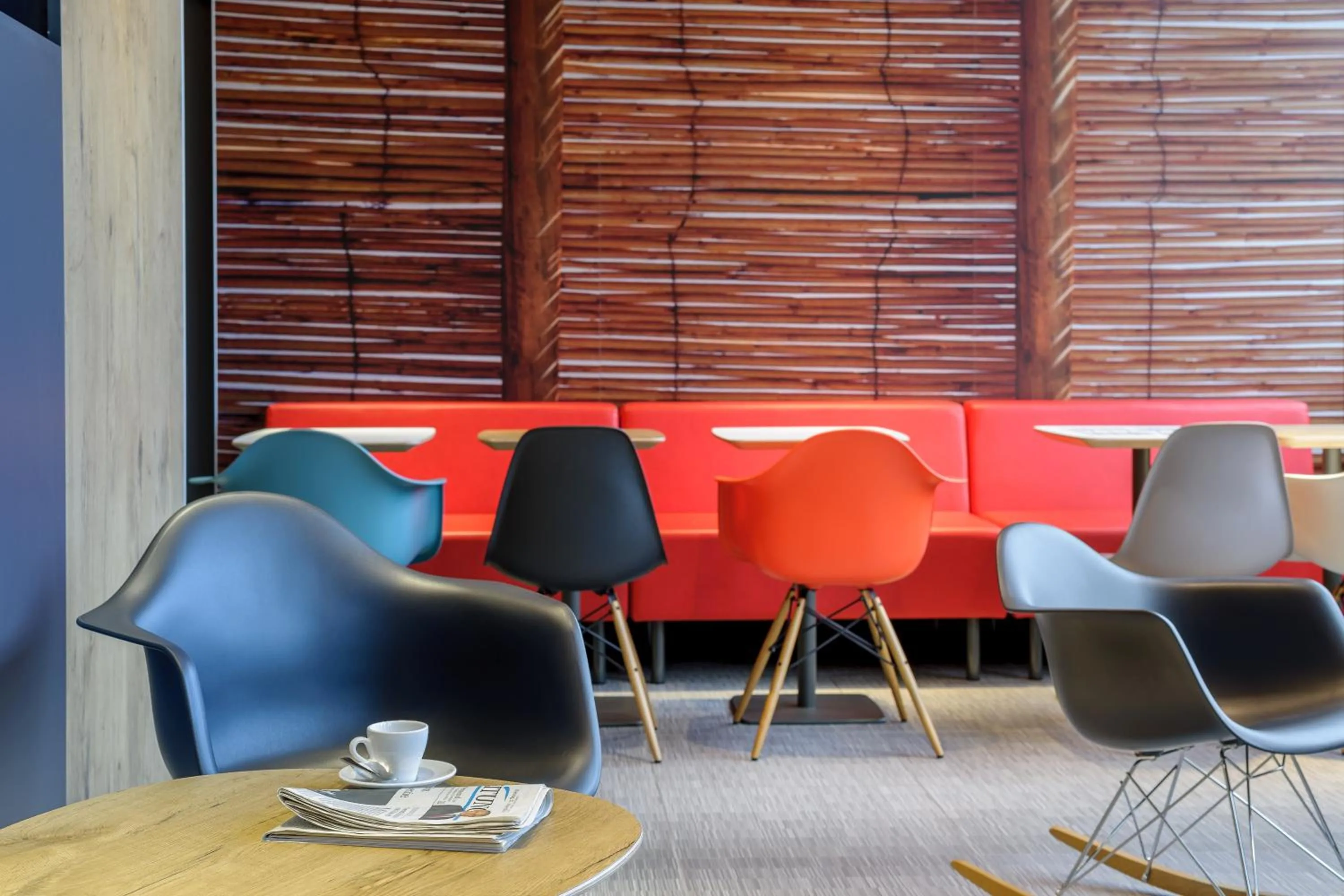 Lounge or bar in ibis Luzern Kriens