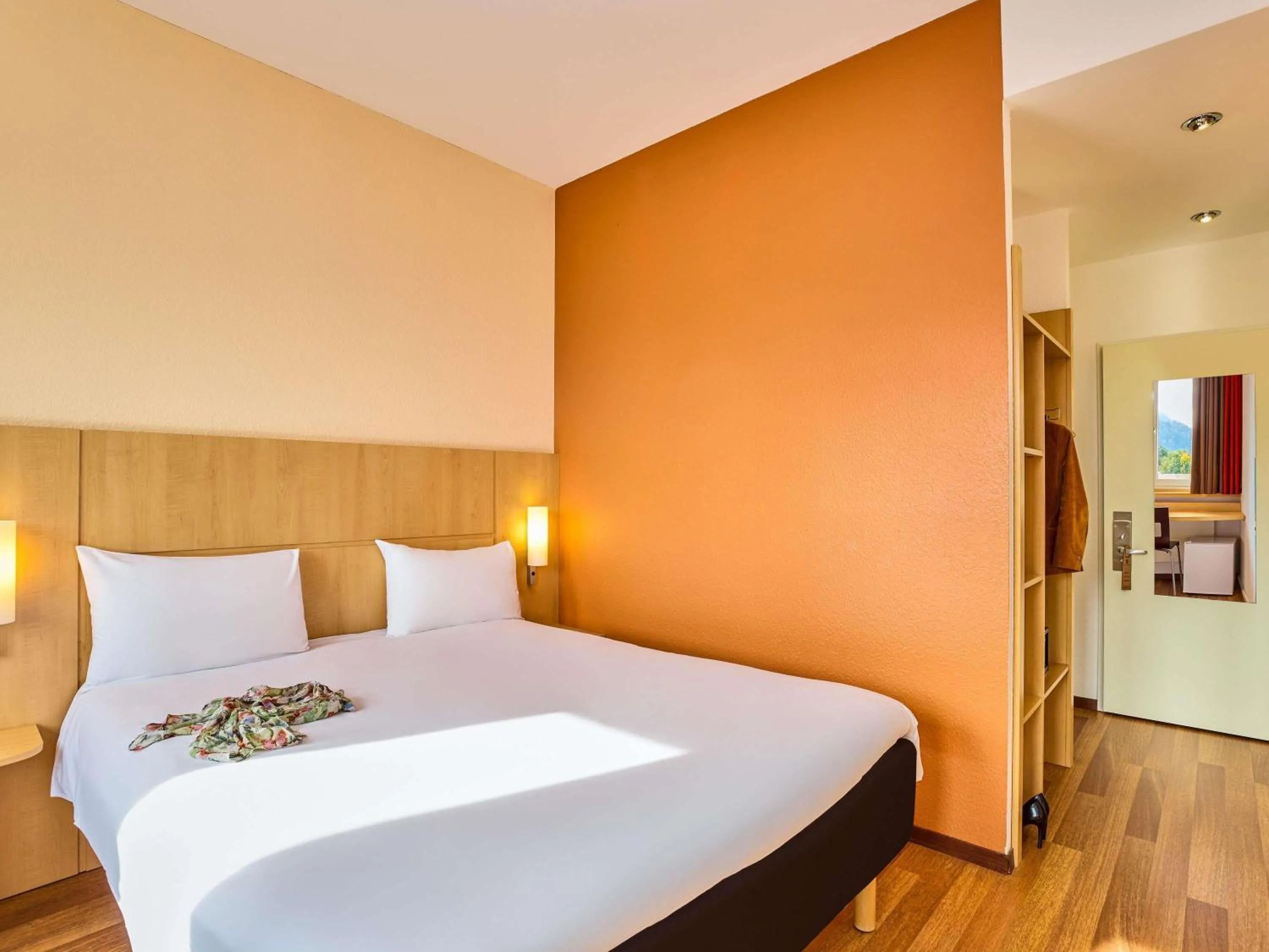 Bedroom, Bed in ibis Luzern Kriens