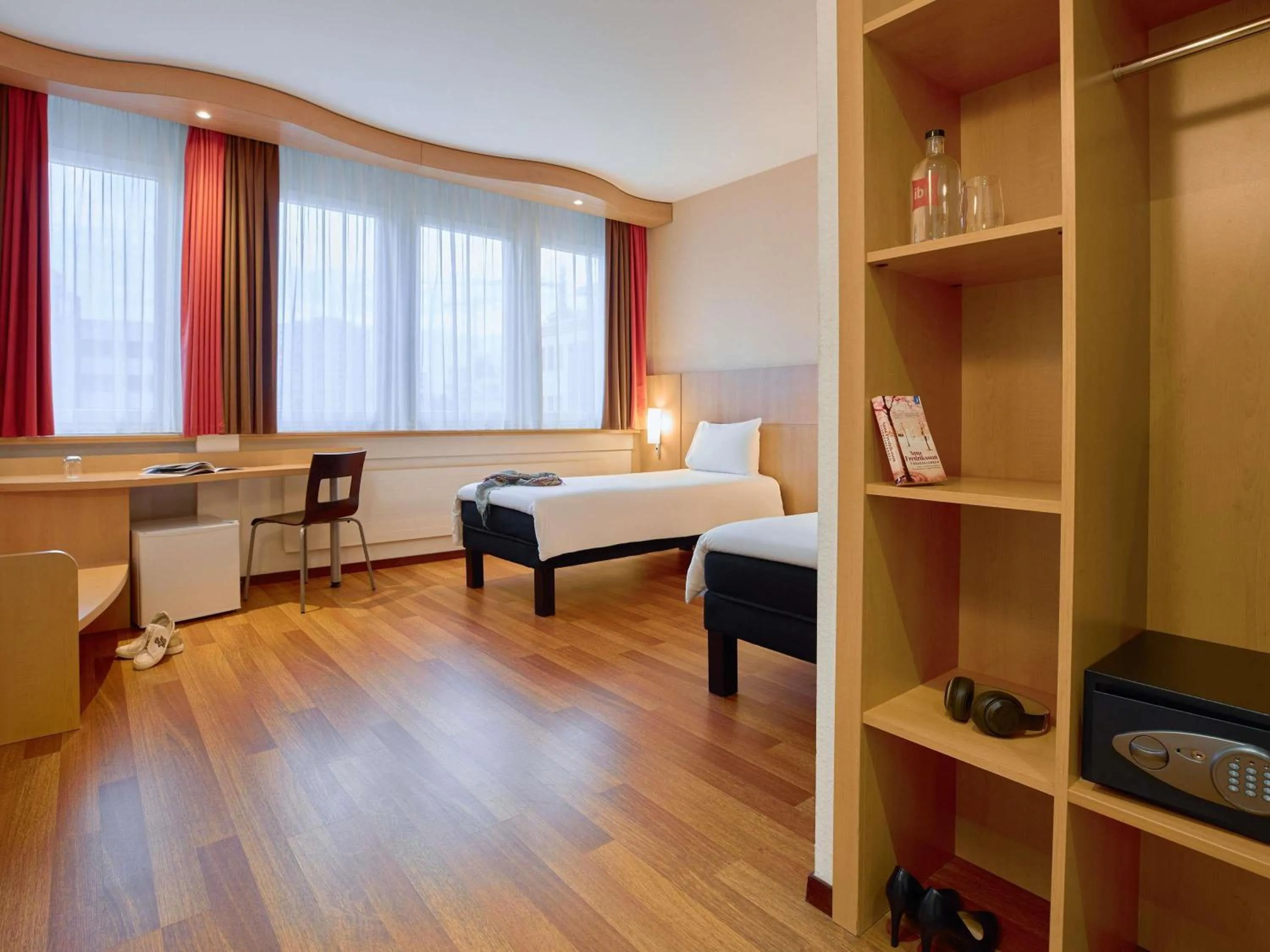 Bedroom, Bed in ibis Luzern Kriens