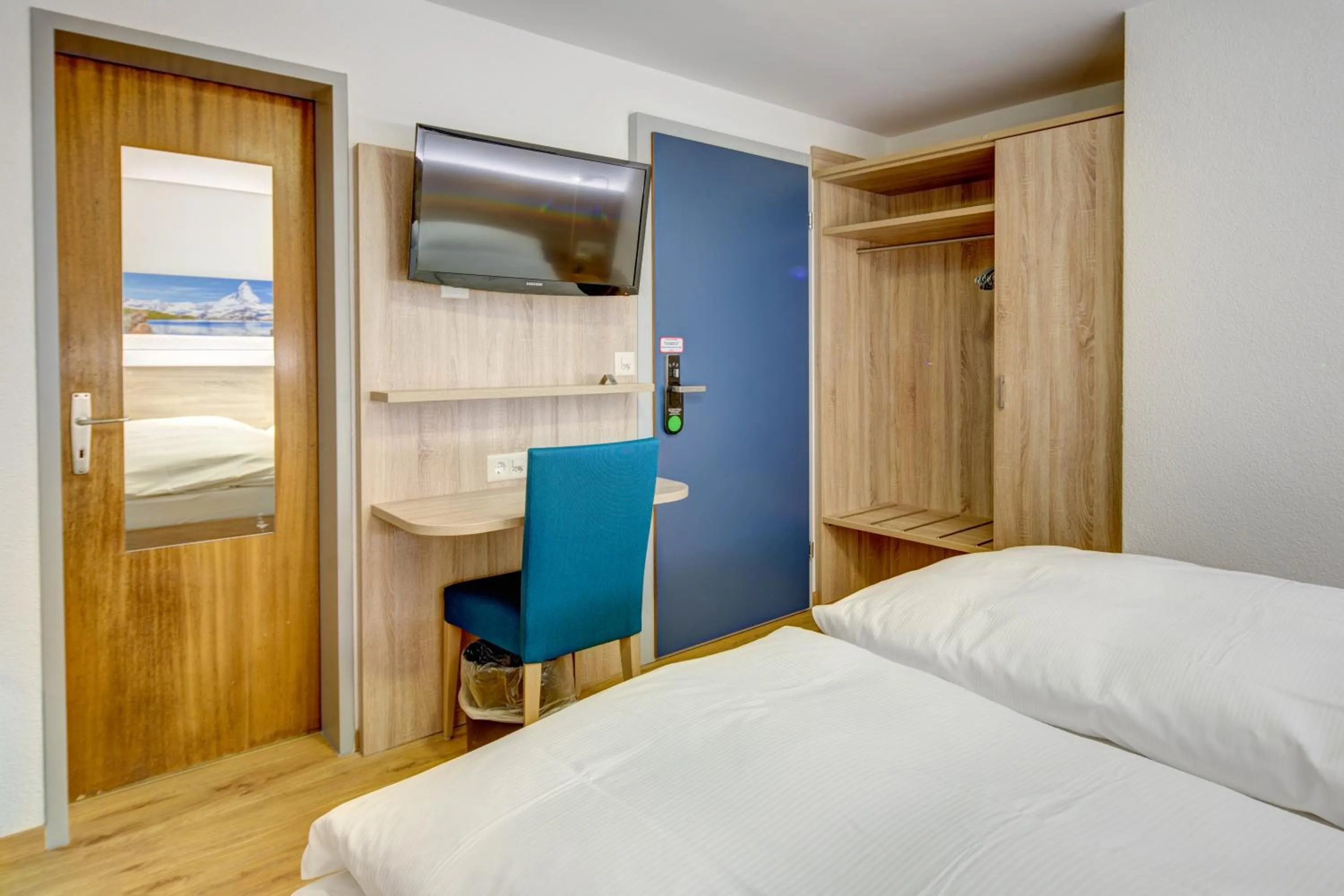 TV and multimedia, Bed in Hotel Matterhorn Inn