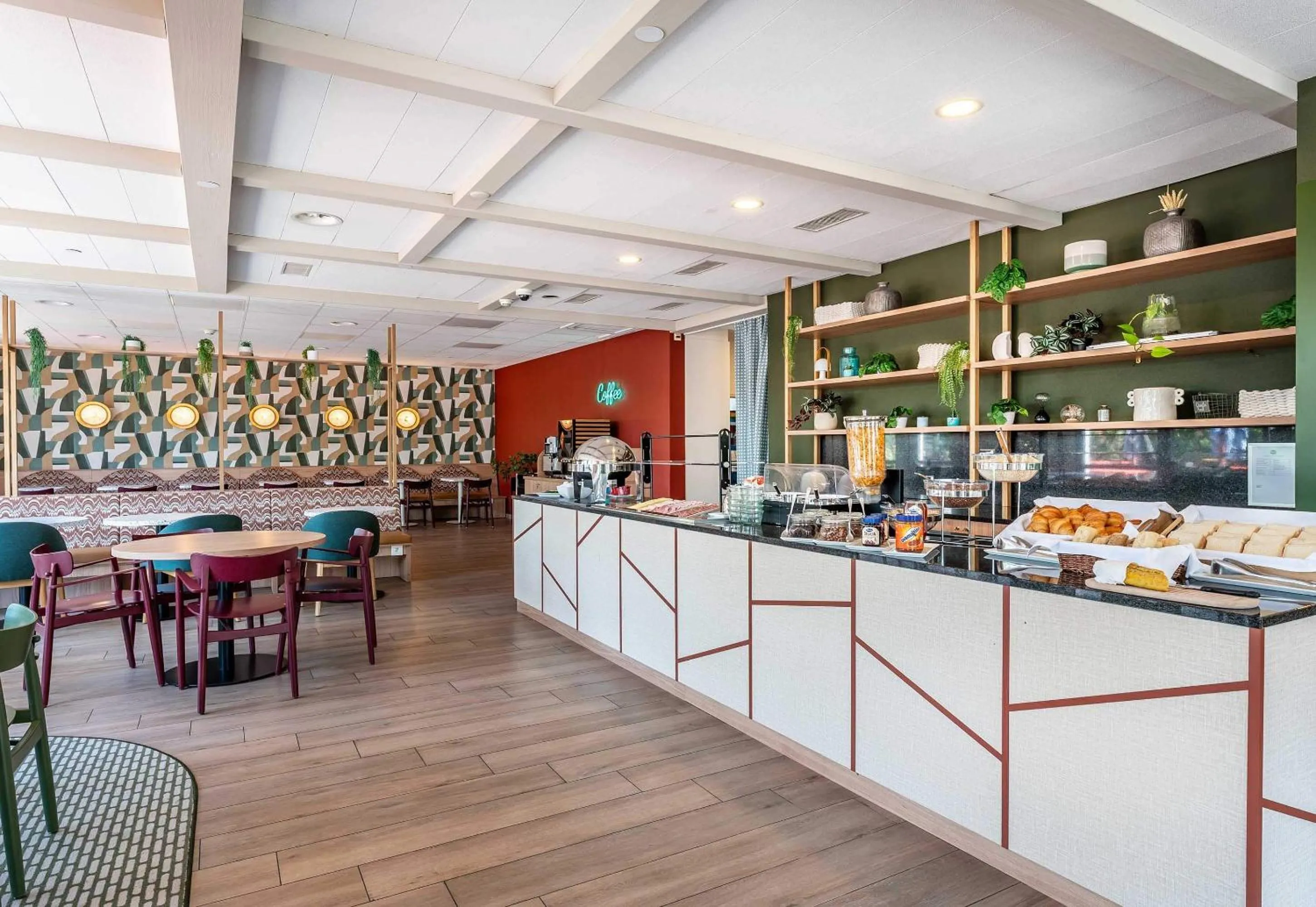 Restaurant/places to eat in B&B HOTEL Rothrist Olten