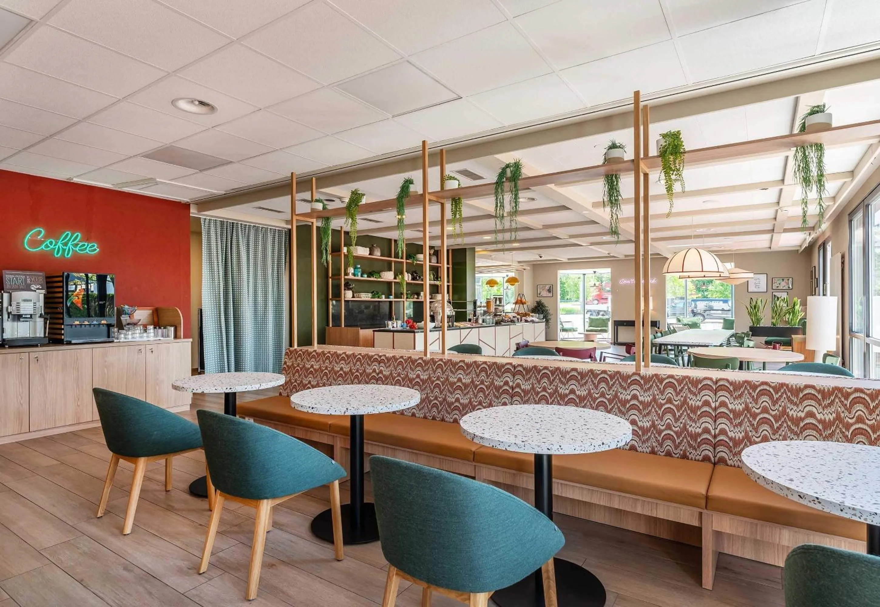 Restaurant/places to eat in B&B HOTEL Rothrist Olten