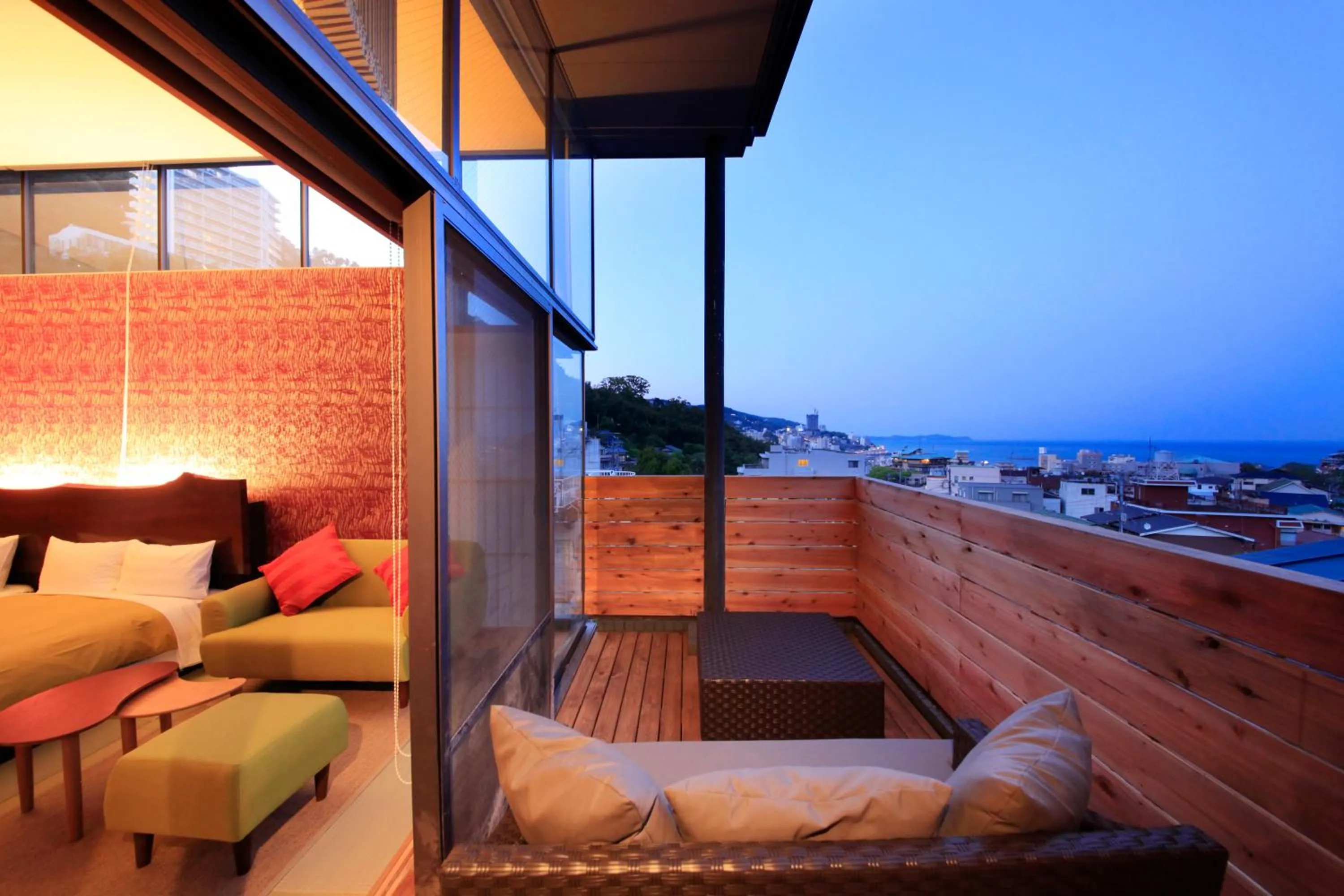 Photo of the whole room in Atami Tensui