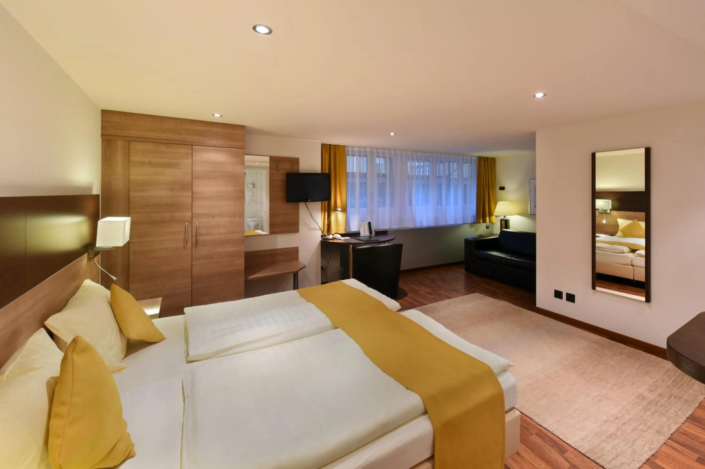 Photo of the whole room, Bed in Hotel Engel