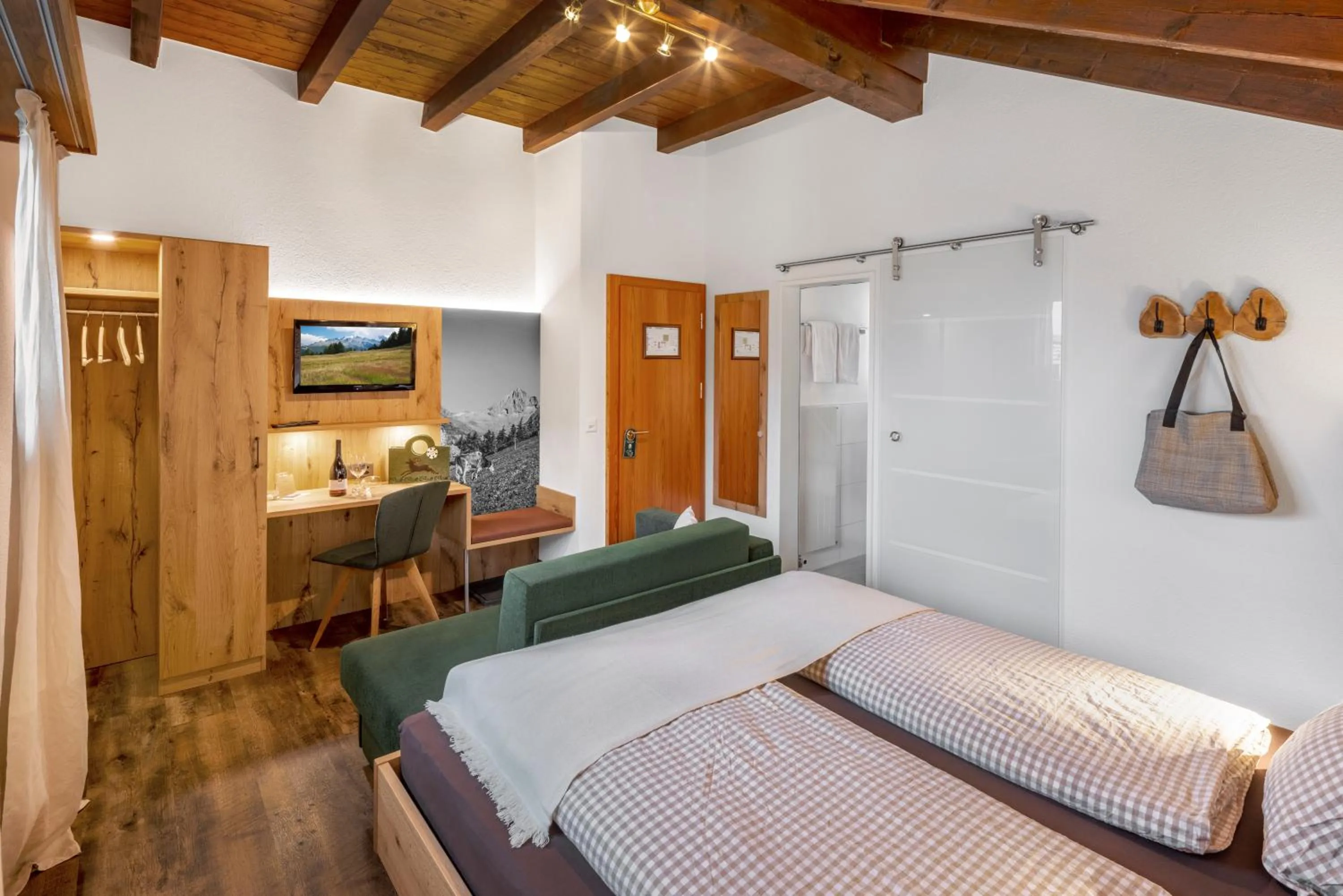 Photo of the whole room, Bed in Hotel Restaurant Bürchnerhof