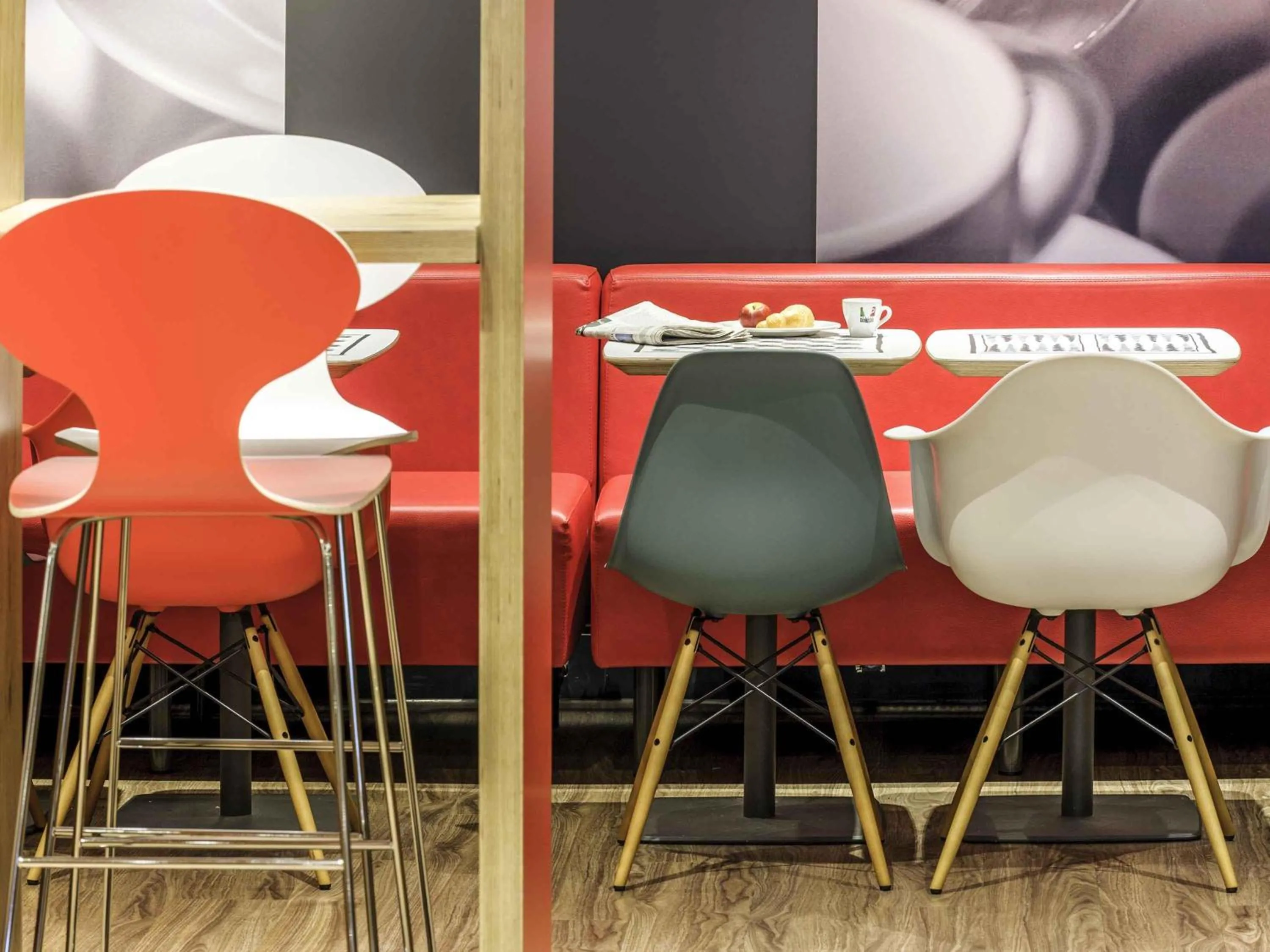 Lounge or bar in ibis Baar Zug