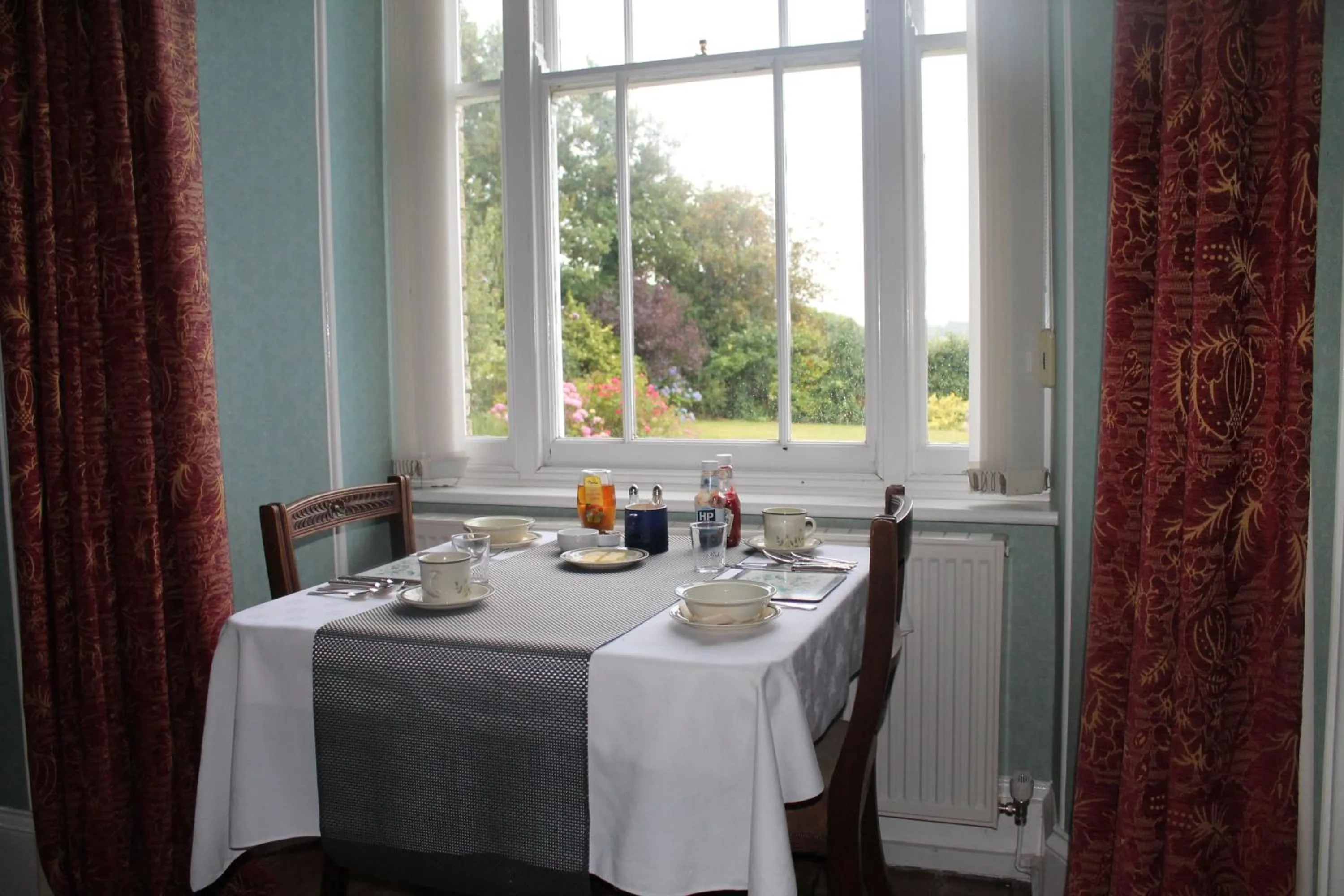 Restaurant/places to eat in Trevanger Farm Bed and Breakfast